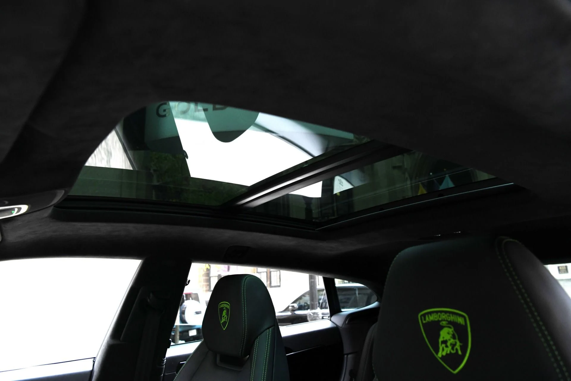 mph021_3634754338_Used_2021_Lamborghini_Urus_1762030180_cd27803007