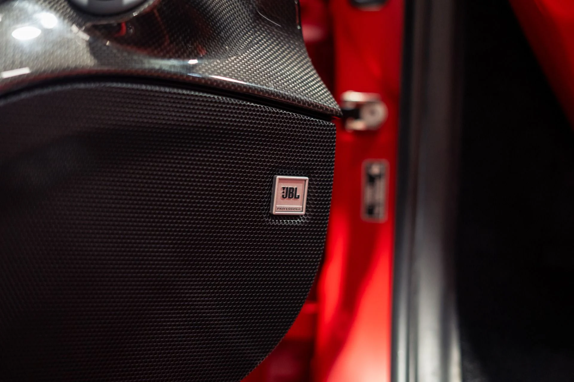 mph021_3649353036_Used_2022_Ferrari_F8_Spider_MASSIVE_500000_MSRP_1784234163_2ddff7bb6e