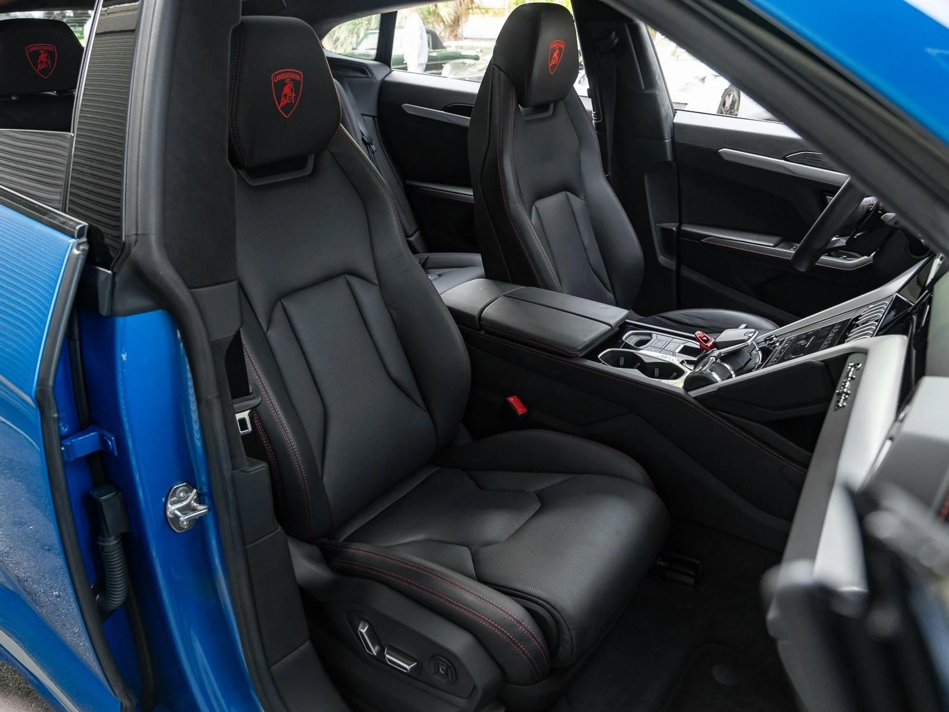 mph021_3651318896_Used_2020_Lamborghini_Urus_1753203939_12693e0150