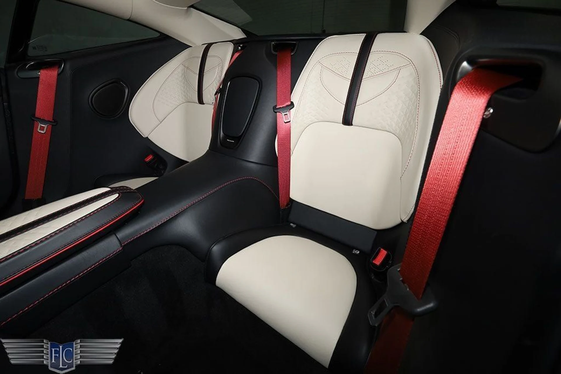 mph021_365446744_used_2022_aston_martin_dbs_superleggeracoupe_9689_23016120_22_1024_2cb8160eec