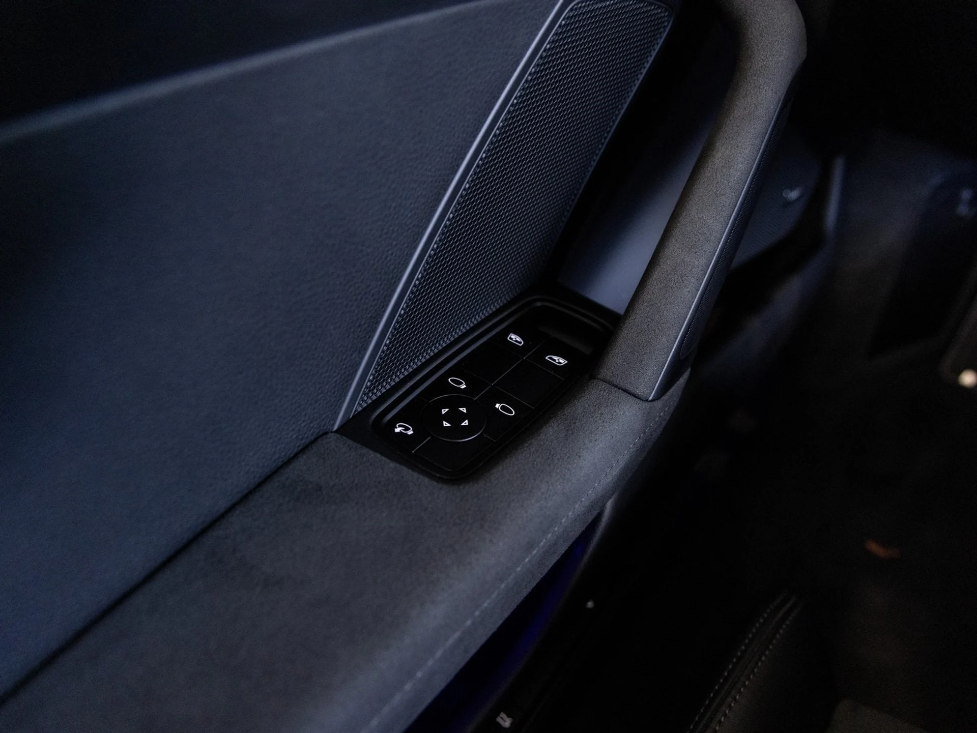 mph021_3655547086_22_a9946e8400