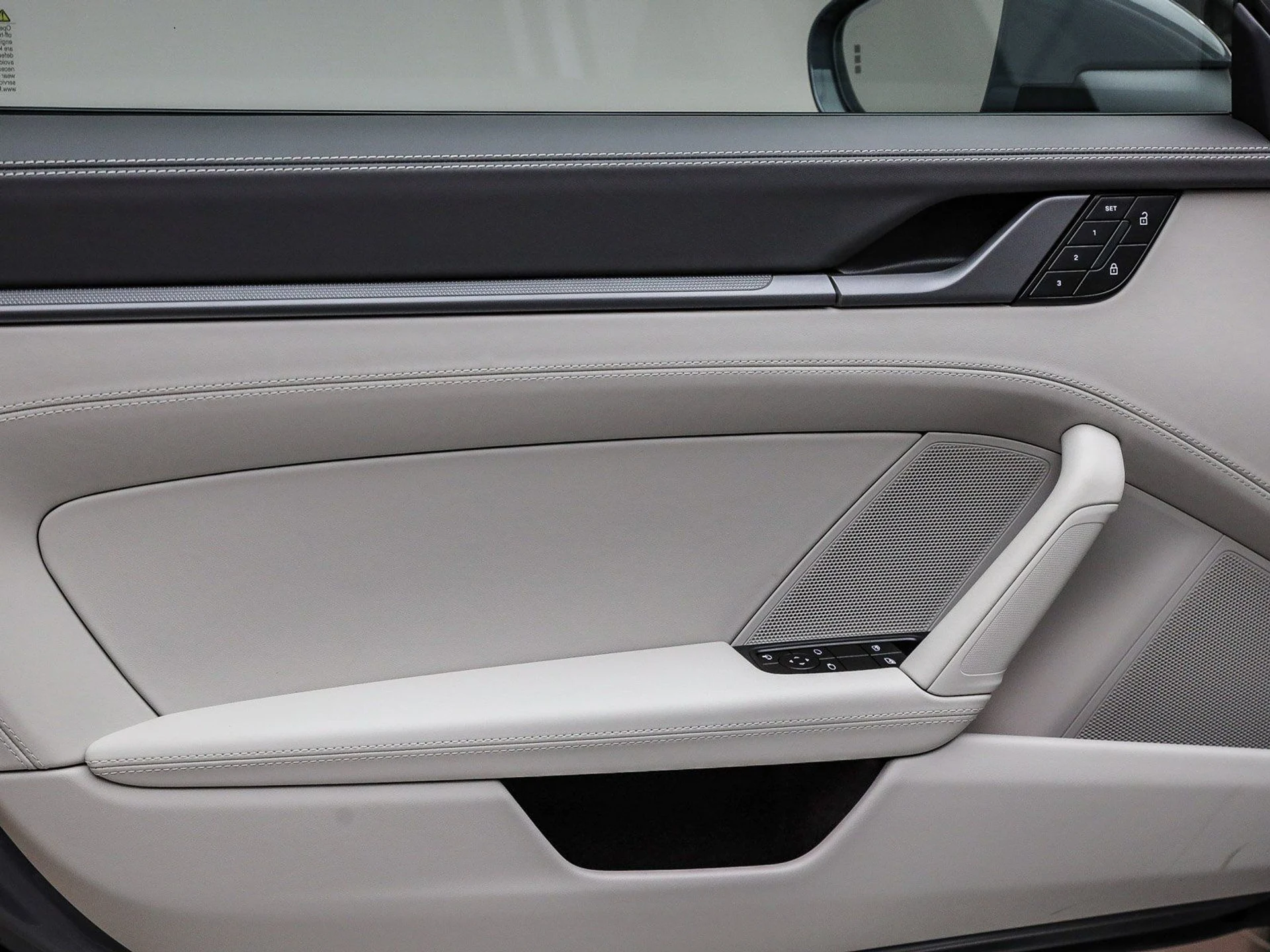 mph021_3656131694_3fbe9c6d70b445655f6c75ca3c0dfe53x_e49b2a1c2c