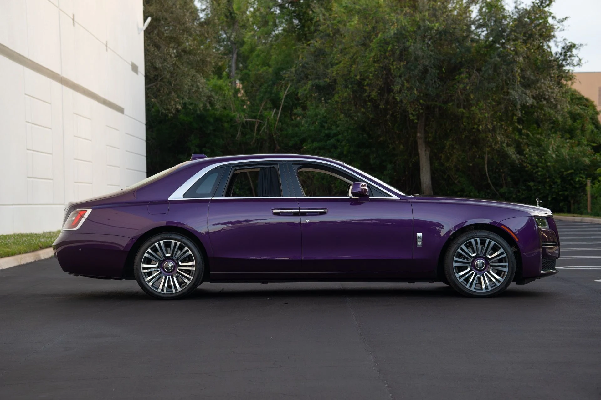 mph021_3660152026_Used_2021_Rolls_Royce_Ghost_1762913749_94e7493e84