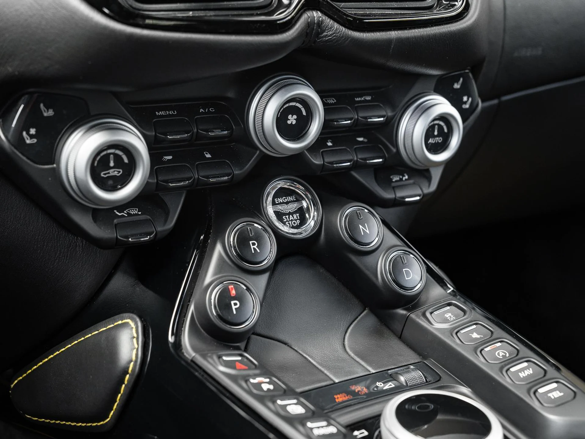 mph021_3668473558_Used_2020_Aston_Martin_Vantage_Coupe_1775769071_e41091d047