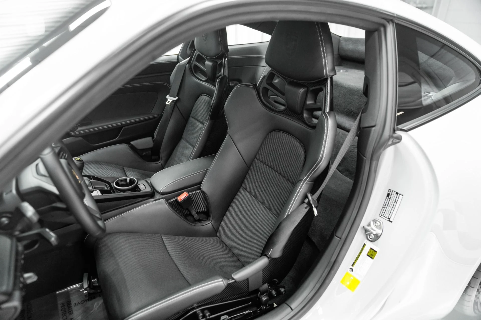 mph021_3685381119_Used_2024_Porsche_911_GT_3_Touring_1761943972_34f04fa1f7