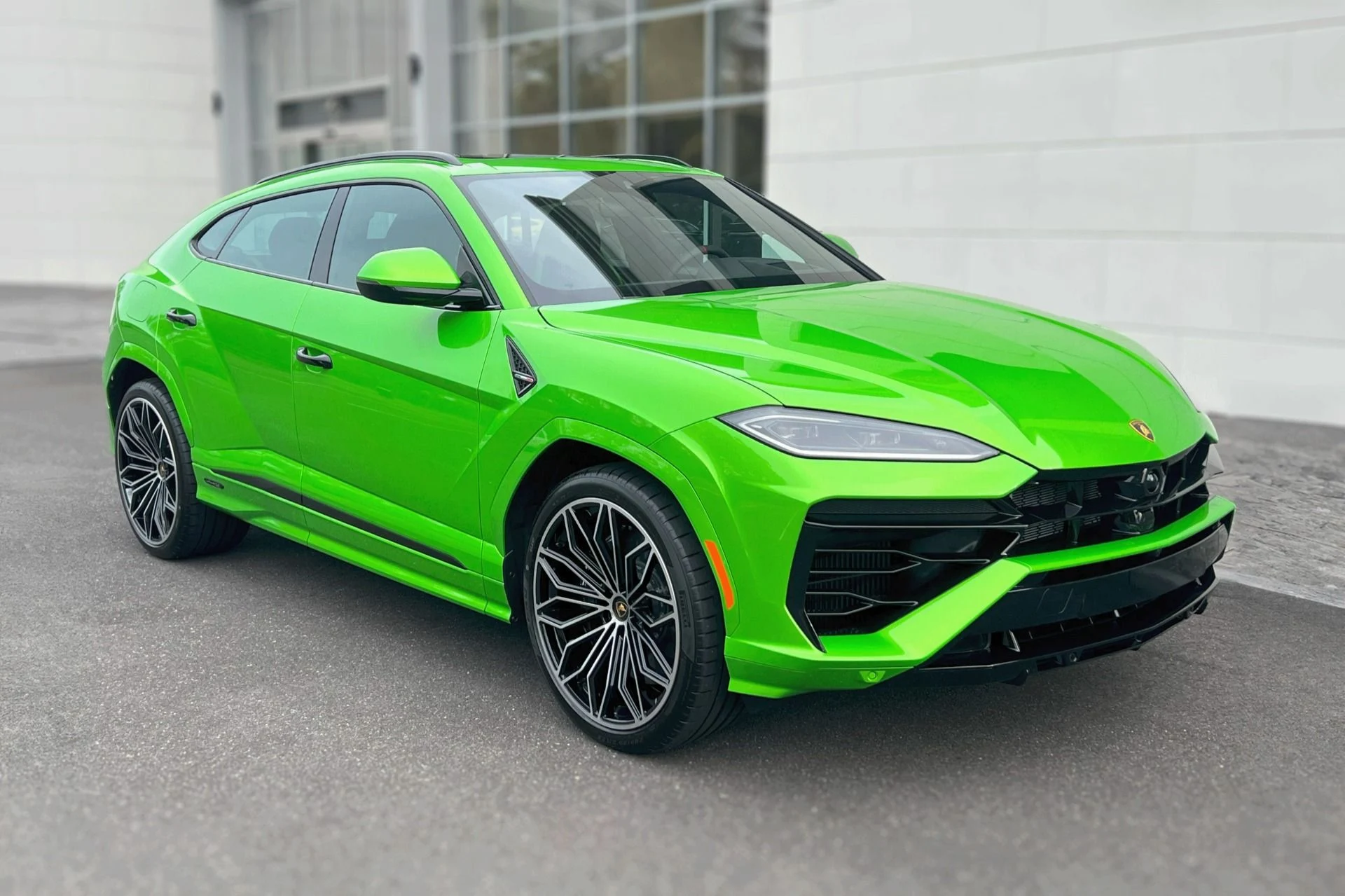 mph021_3687390916_Used_2025_Lamborghini_Urus_SE_1759230512_d023760d4e