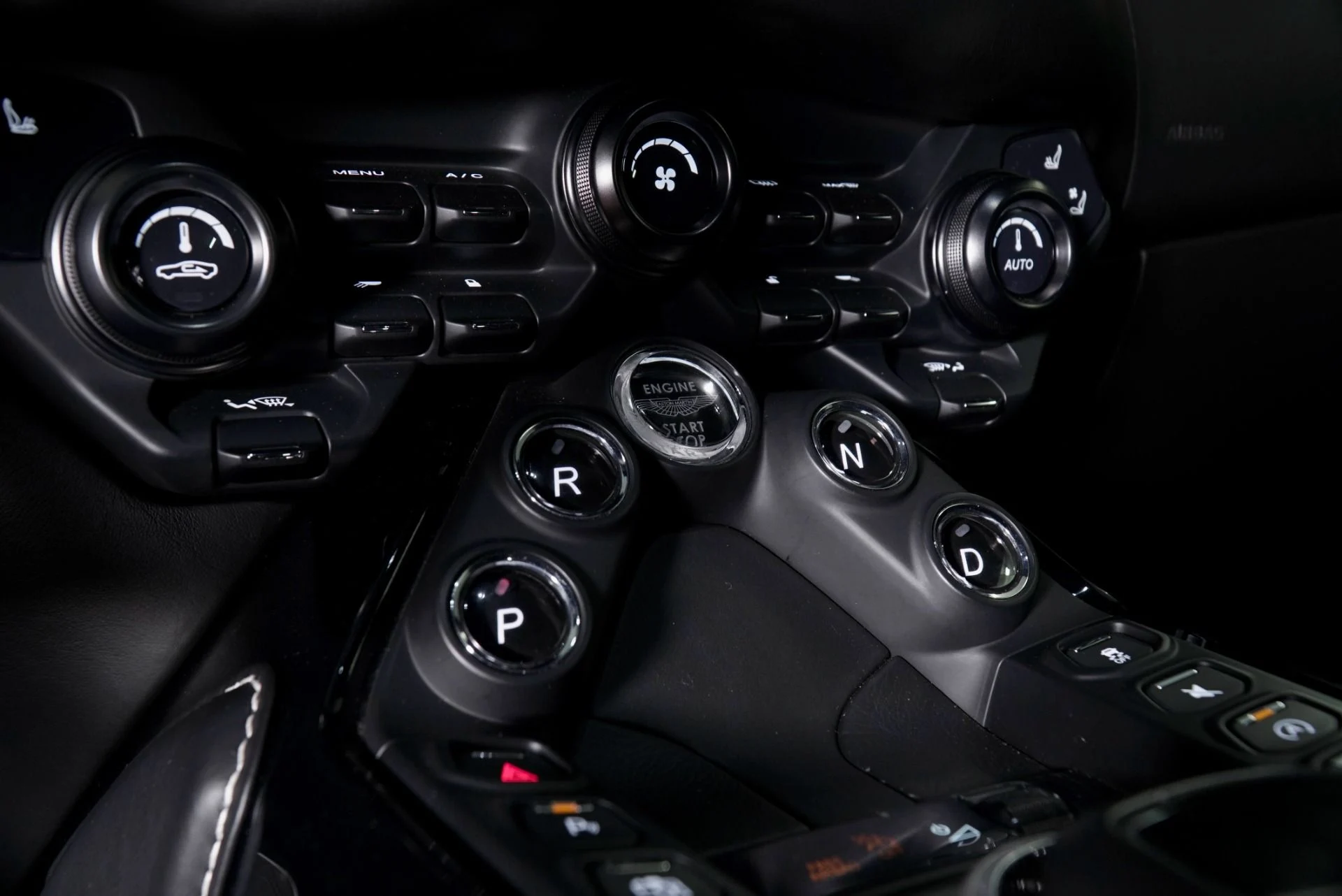 mph021_3700920737_Used_2021_Aston_Martin_Vantage_1770366066_8ce988271a