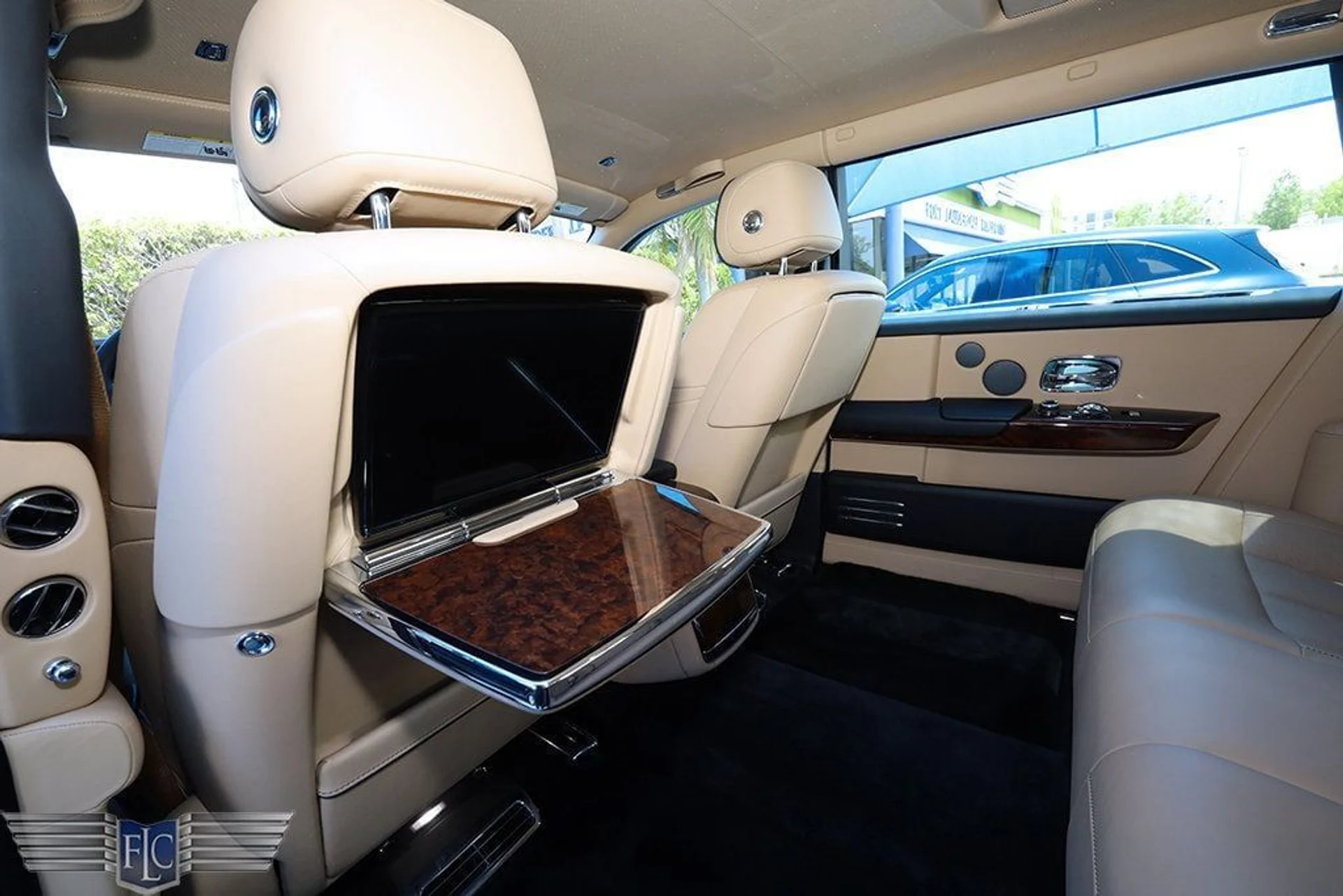 mph021_3705943172_used_2020_rolls_royce_phantom_extendedwheelbasesedan_6305_22909109_22_1024_3e8398c81f