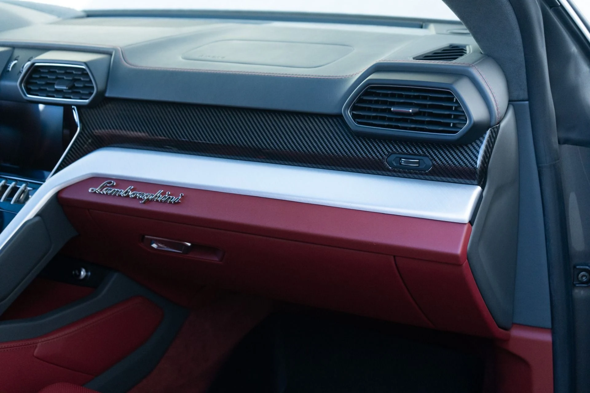 mph021_3707113192_Used_2021_Lamborghini_Urus_1768598799_76dffb9de5