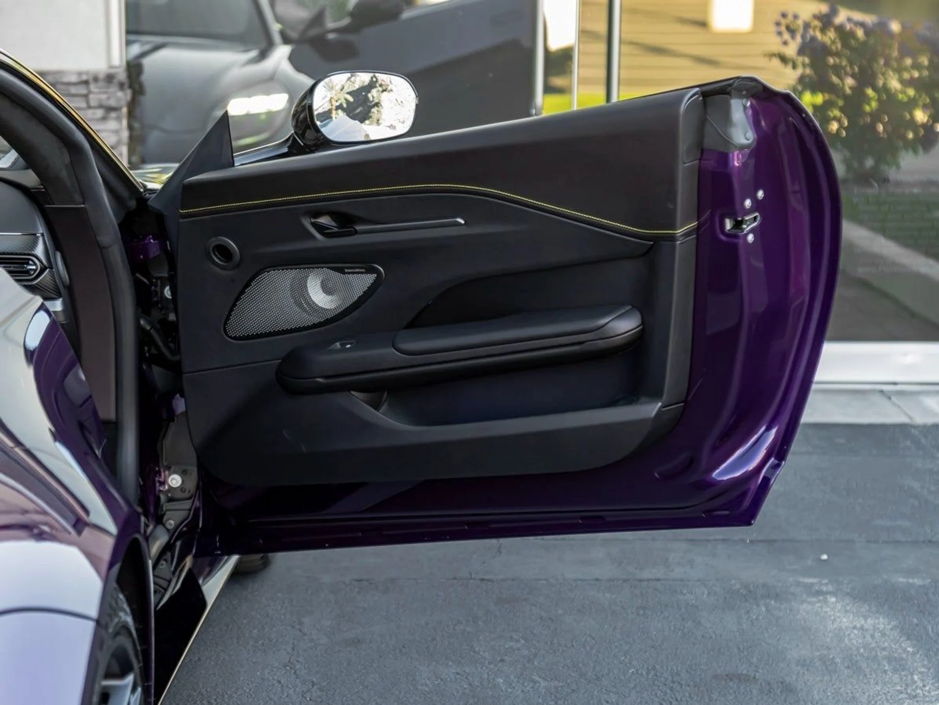 mph021_3709906956_22_641a92a3d9