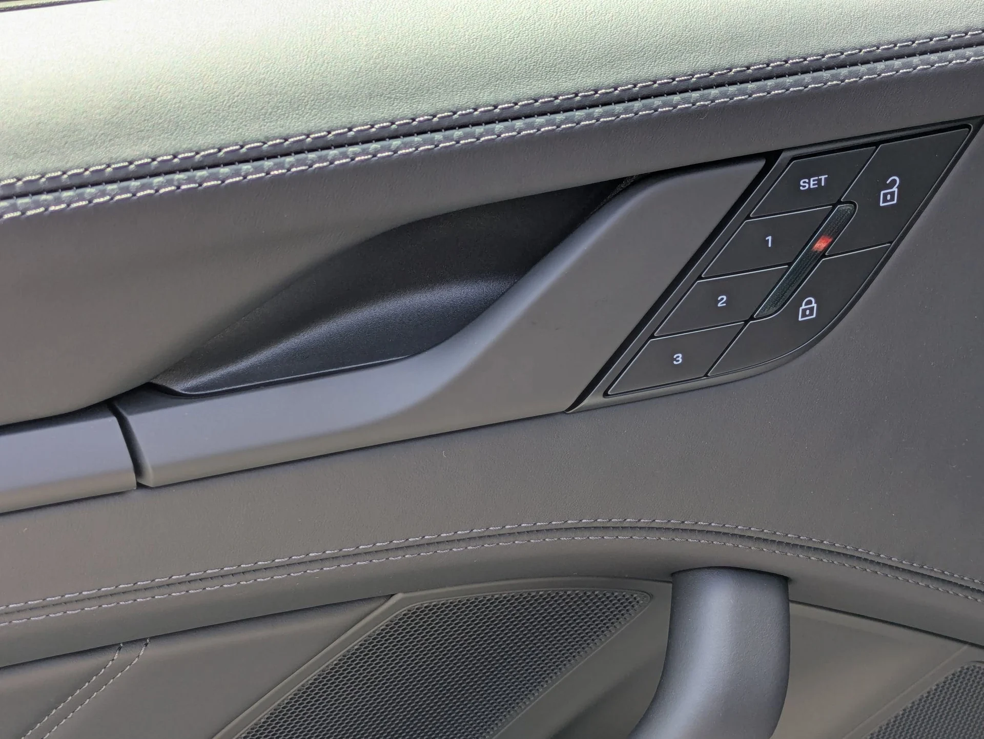 mph021_3711049517_c88c57987e0d4a6af88ba21d6019b908x_03af903beb