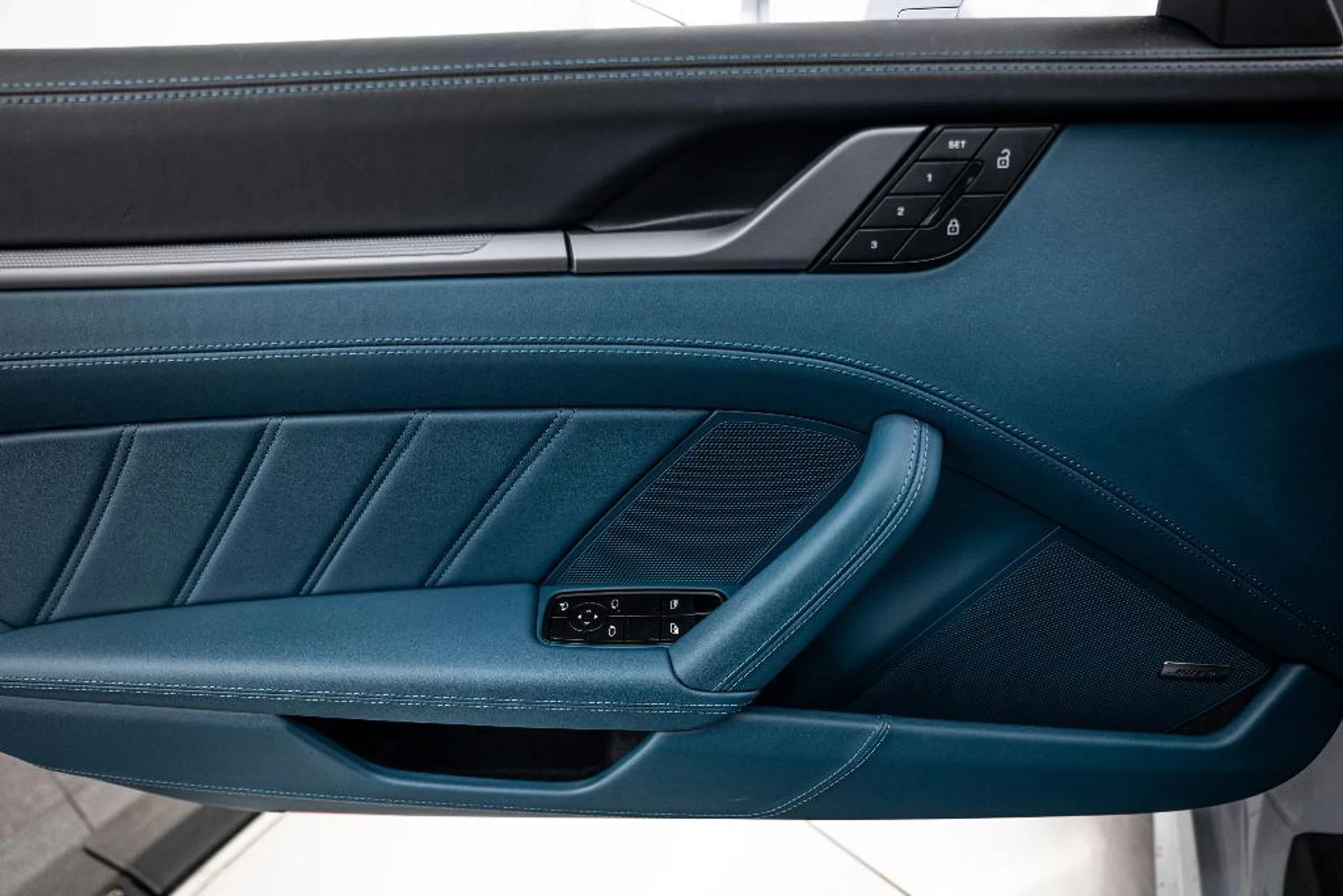 mph021_3722137077_UV_01_L_Dt_Tg6_P2_e2_ULM_Cz_Okc_Jx_Bc_c7f1f5a023