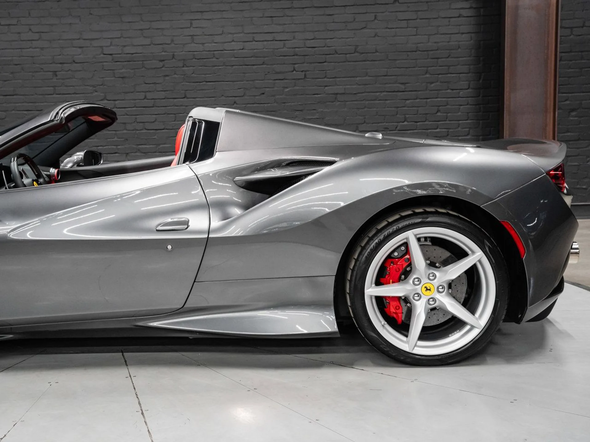 mph021_3732944346_ferrari_f8_spider_2021_a9bded984f