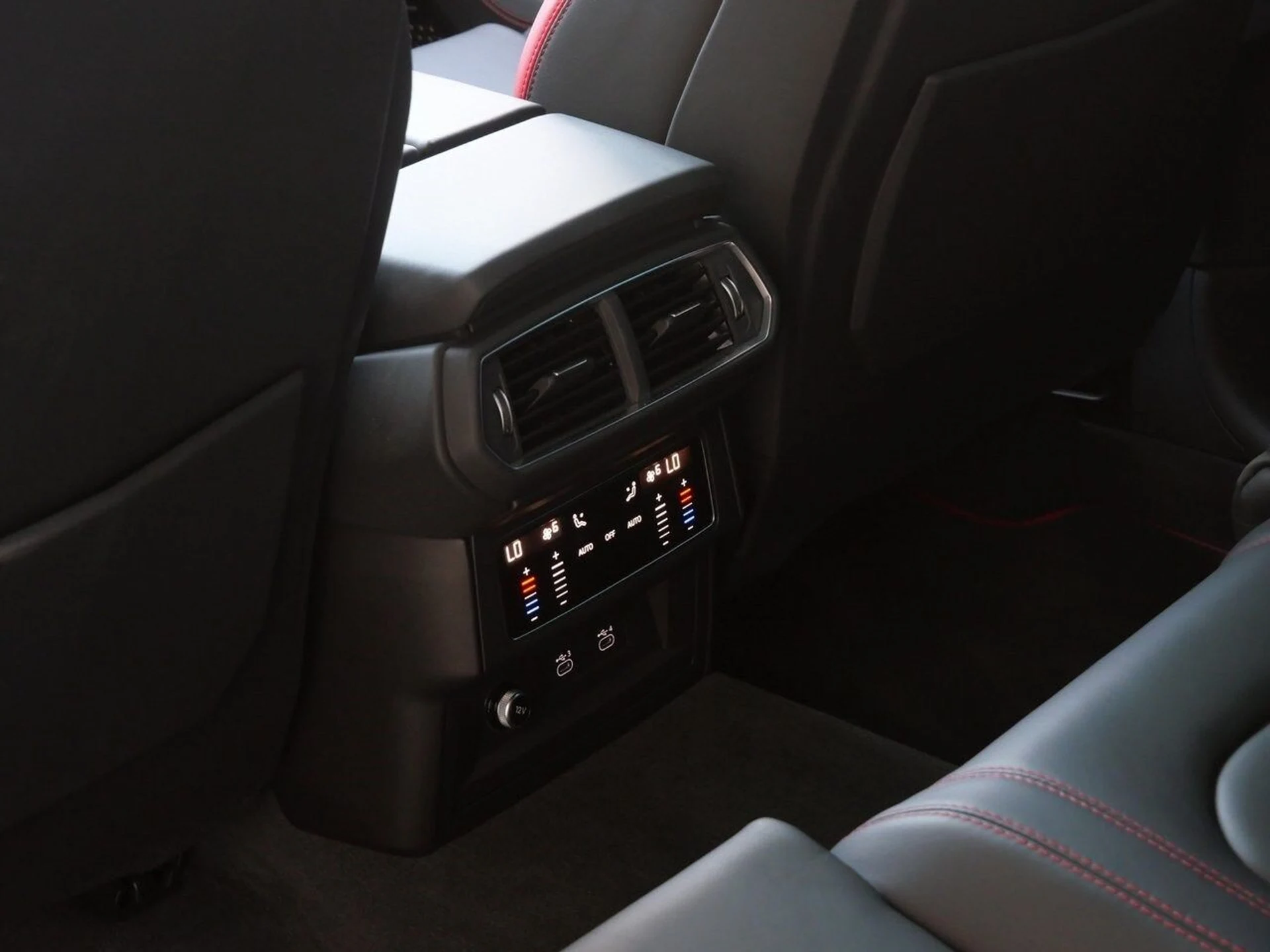 mph021_3745297775_221563bc9e84462321500784883dec6dx_87a42816b0