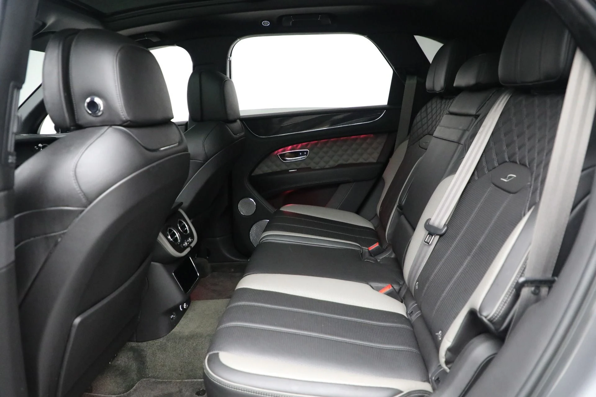 mph021_374983815_Used_2022_Bentley_Bentayga_S_V8_10a4471b0c