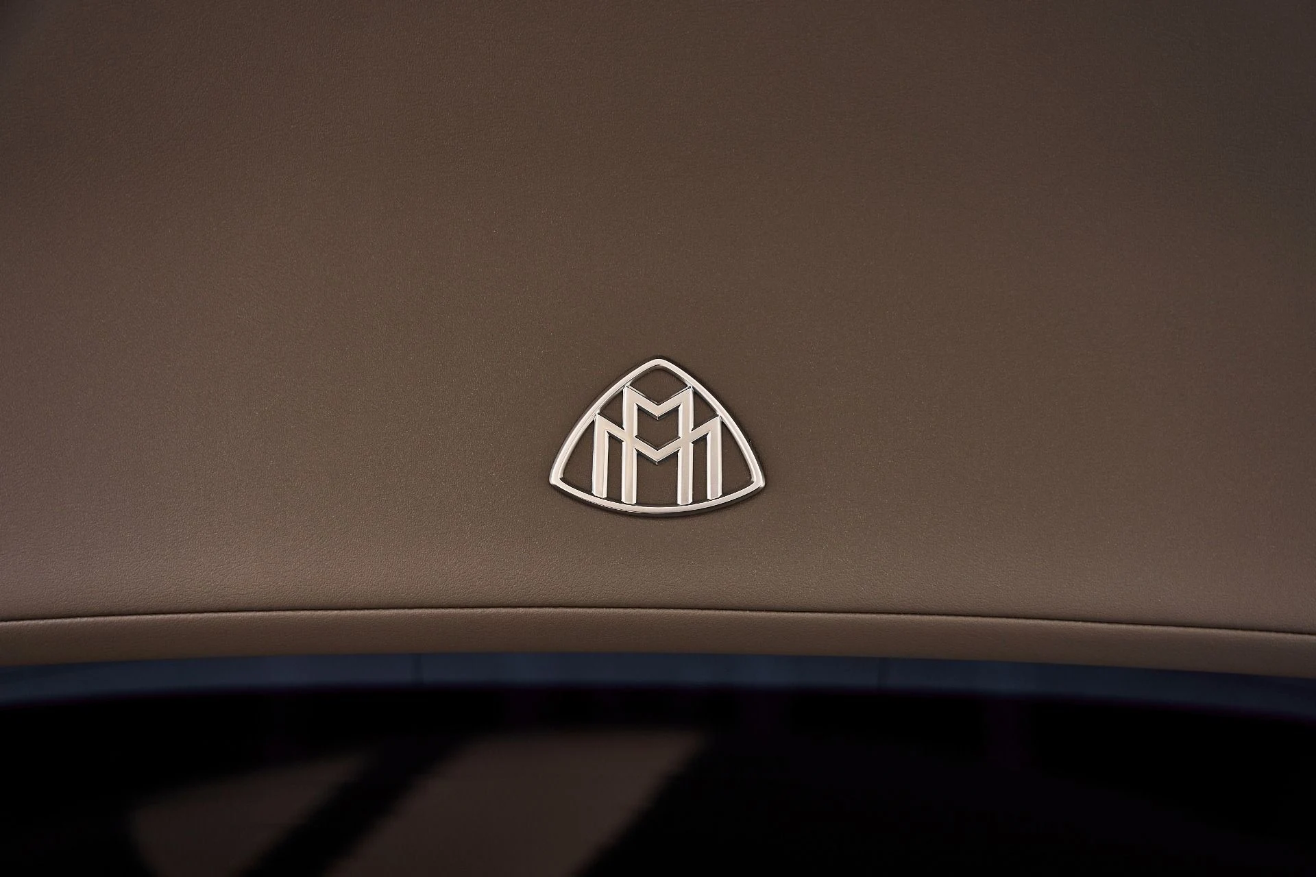 mph021_375421060_Used_2025_Mercedes_Benz_EQS_Maybach_EQS_680_1770508794_370f543ce6