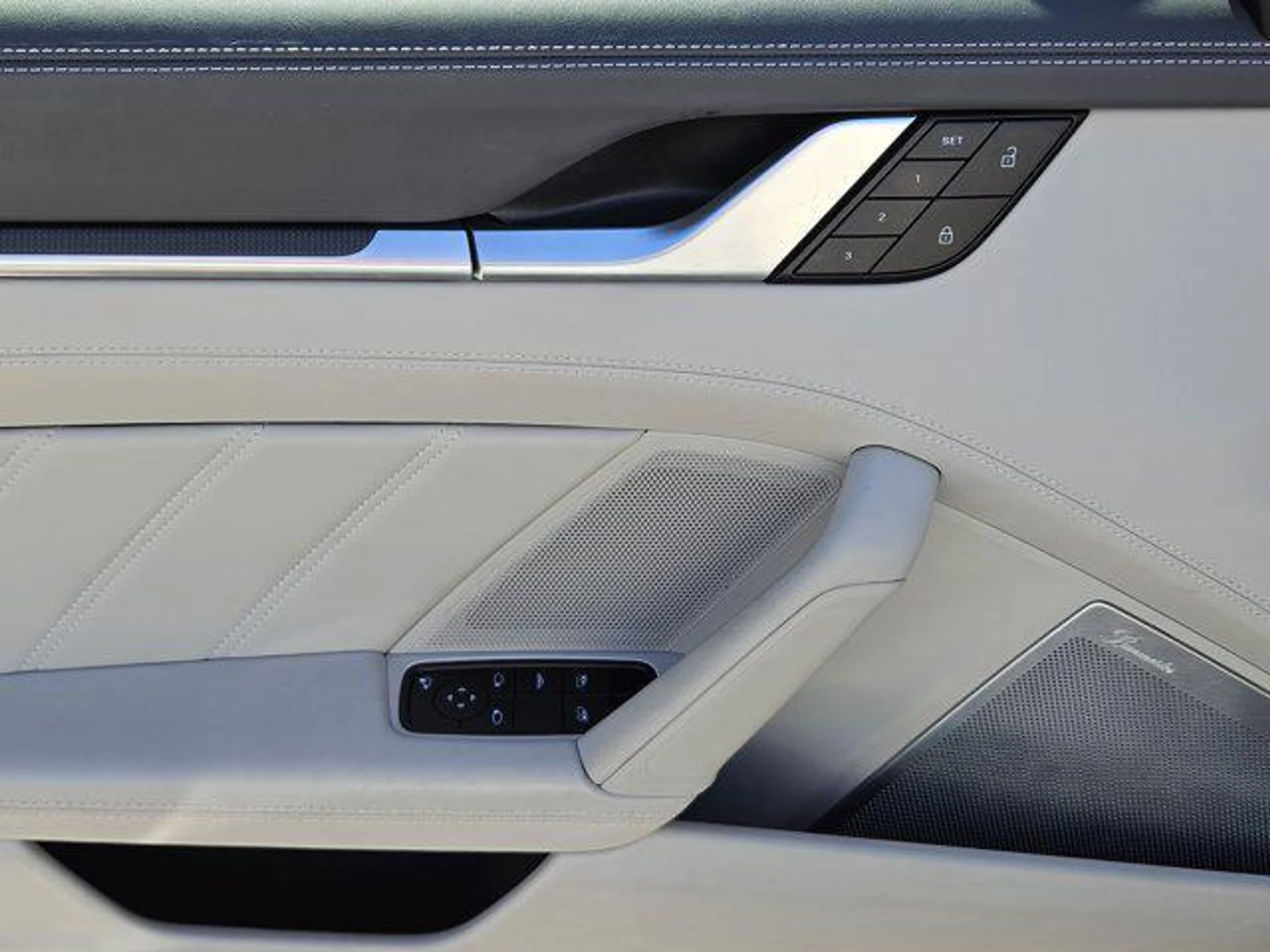 mph021_3756561986_Jcv18jw6av_Ol_By_QEXW_9_VNF_12x6_Y_03d24db455