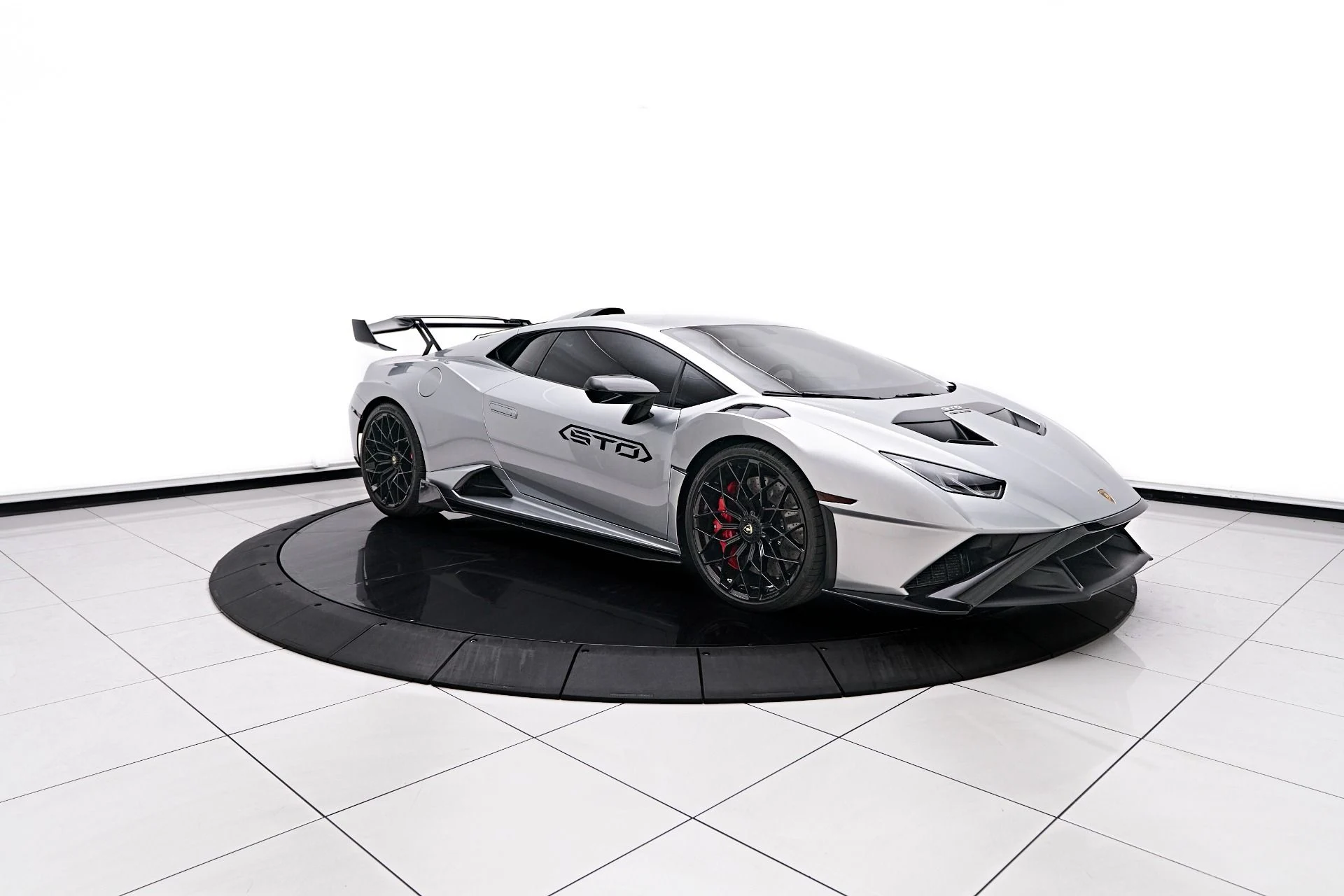 mph021_3756770323_Used_2023_Lamborghini_Huracan_STO_Base_1754673404_a06d945564