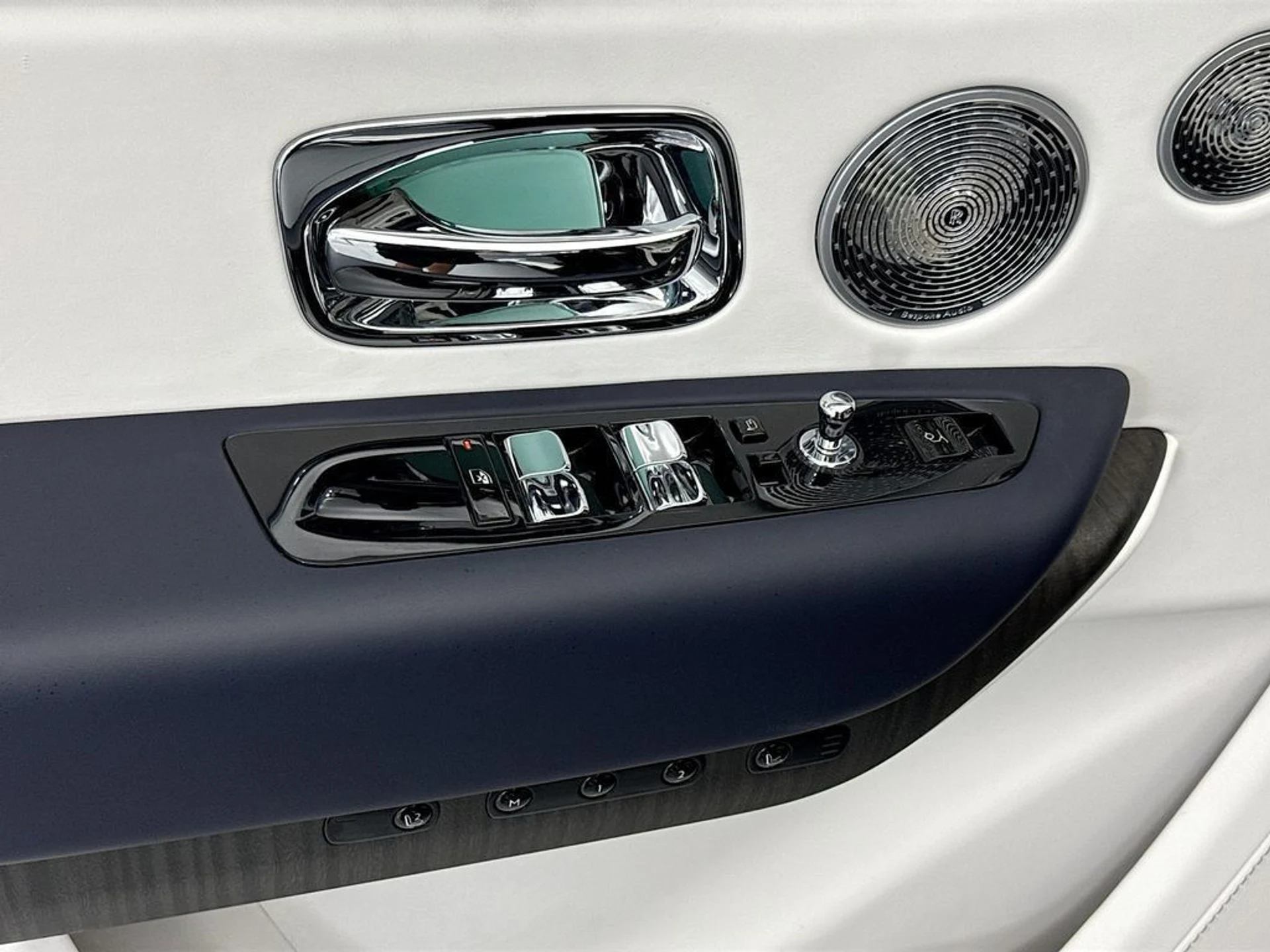 mph021_3761826533_used_2026_rolls_royce_cullinan_sportutility_8119_23009484_22_1024_dc057221bf