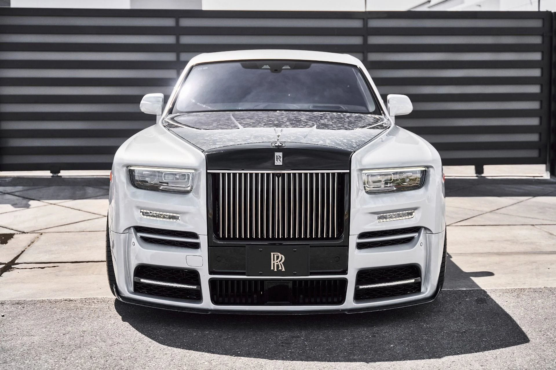 mph021_3764998609_Used_2024_Rolls_Royce_Phantom_Base_1778172889_e90bf91d9e