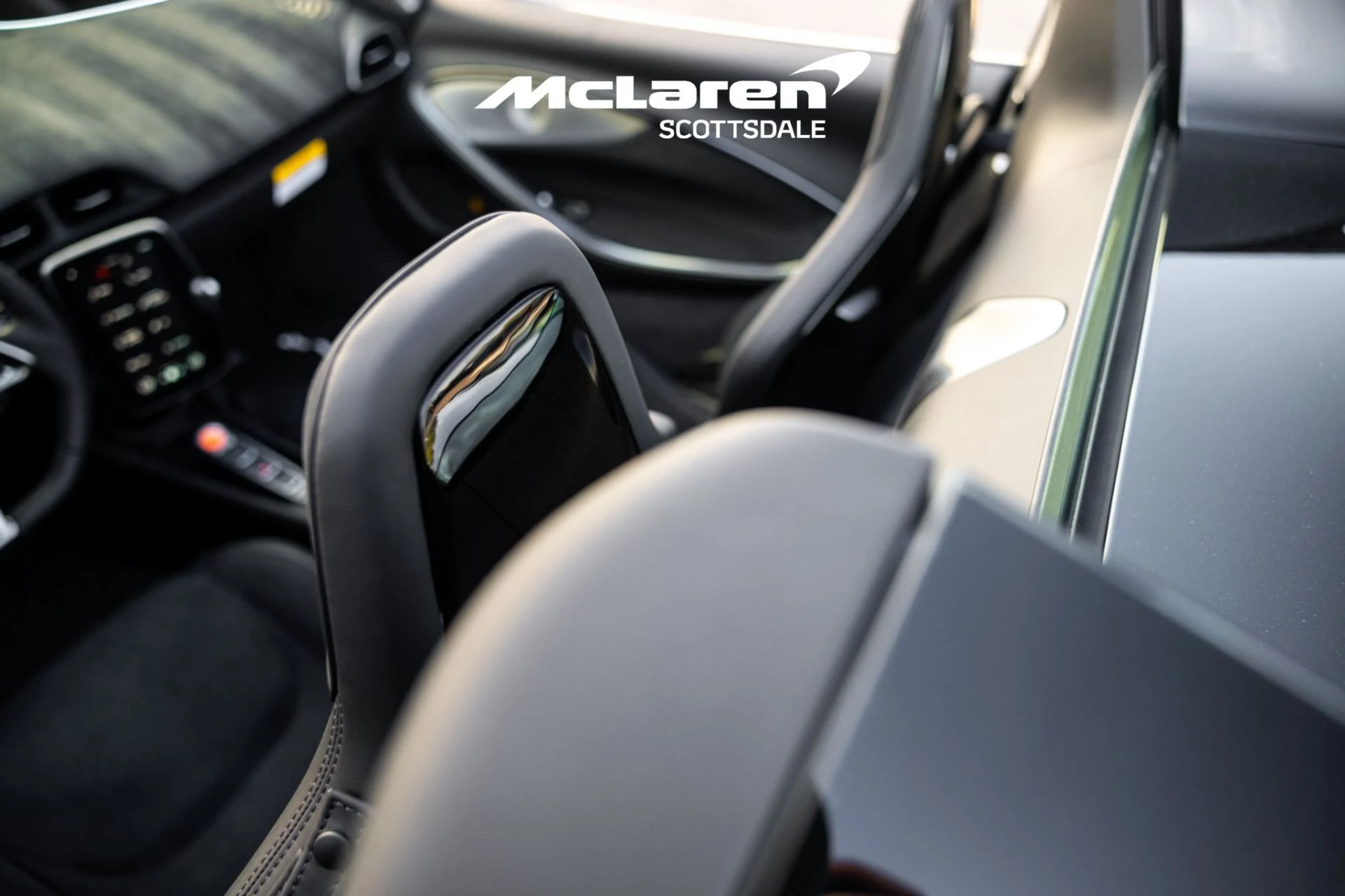 mph021_376874865_Used_2025_MCLAREN_ARTURA_Performance_1792178036_8fa54f19c0