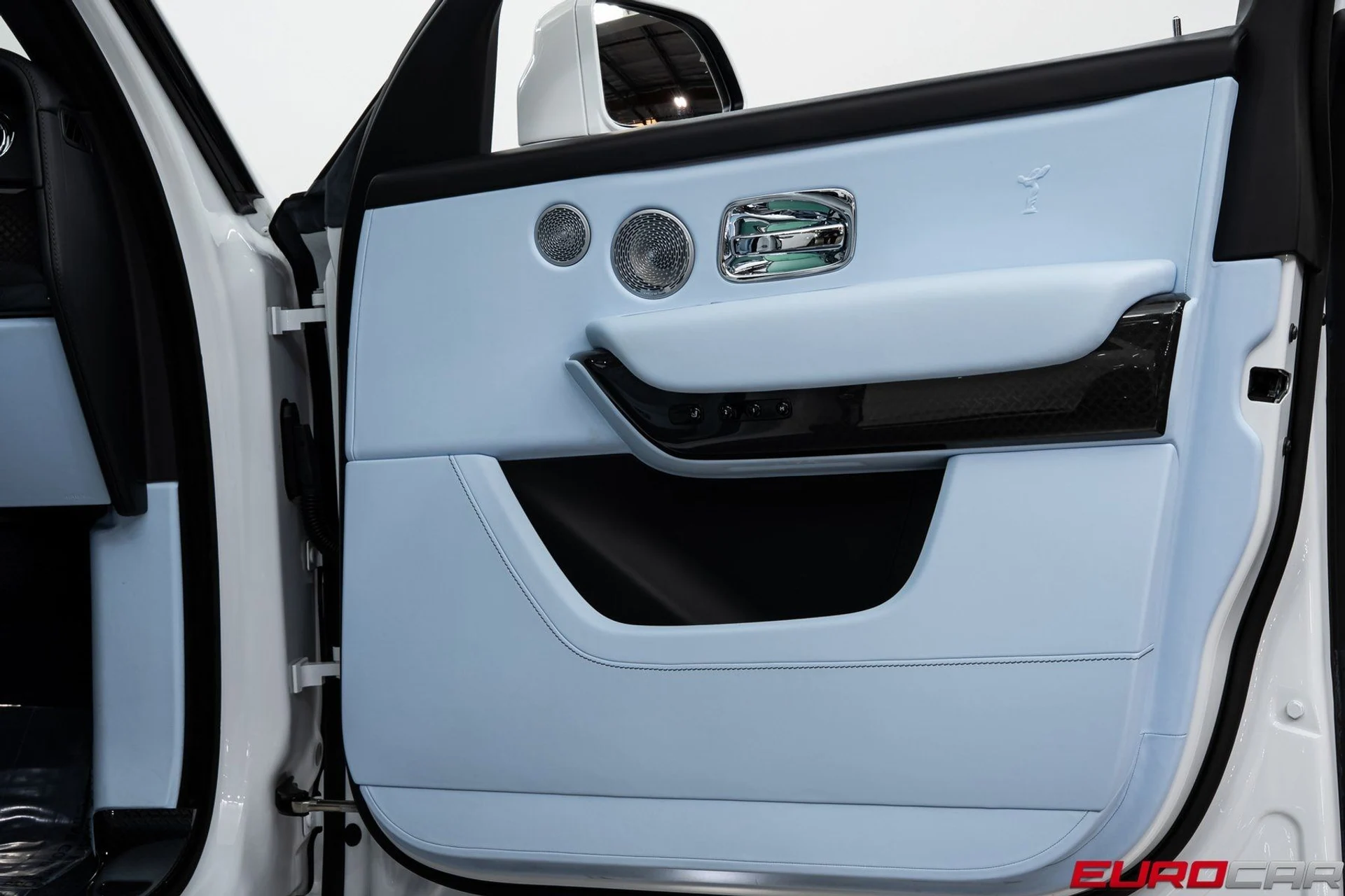 mph021_3769429978_image_22_08f374aab1