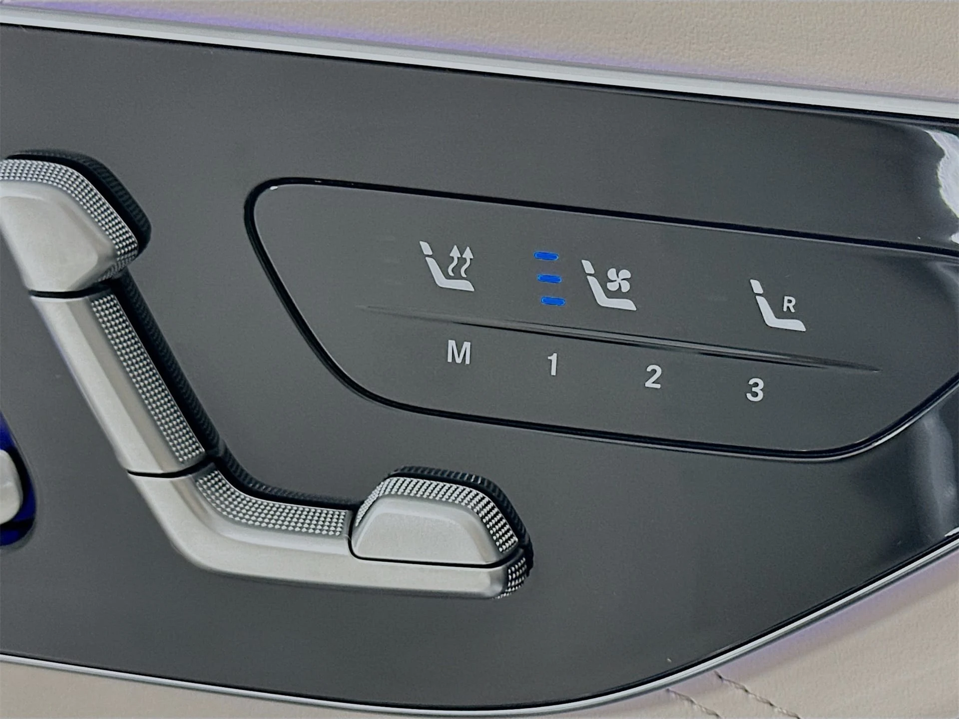 mph021_3770679644_d6ef9eb610ba8bf63a82689aa830b040x_a8a72a905b