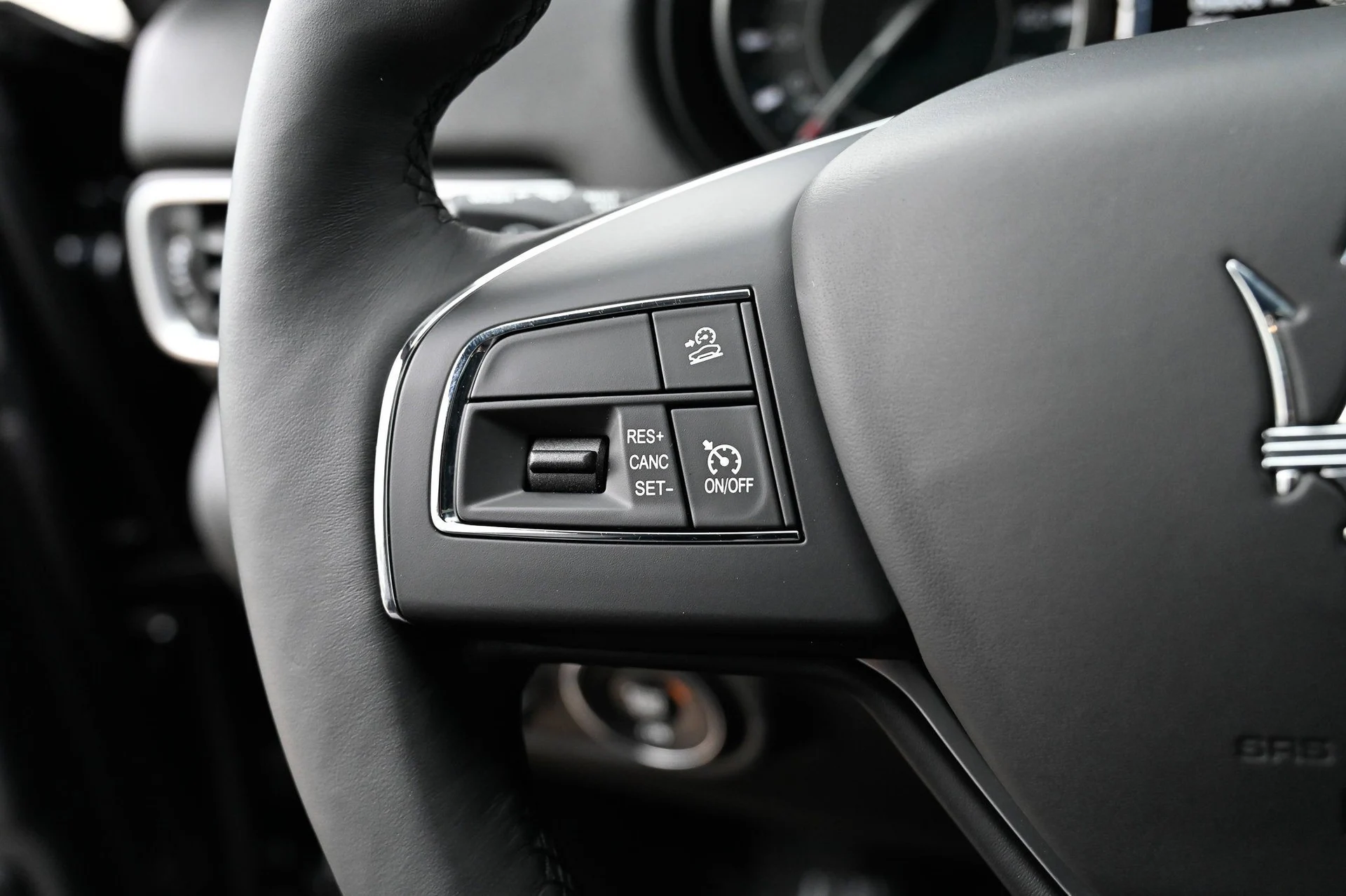 mph021_3772124179_0707f003381f4cbdb27a4e31a9ae7171_843fac9b55