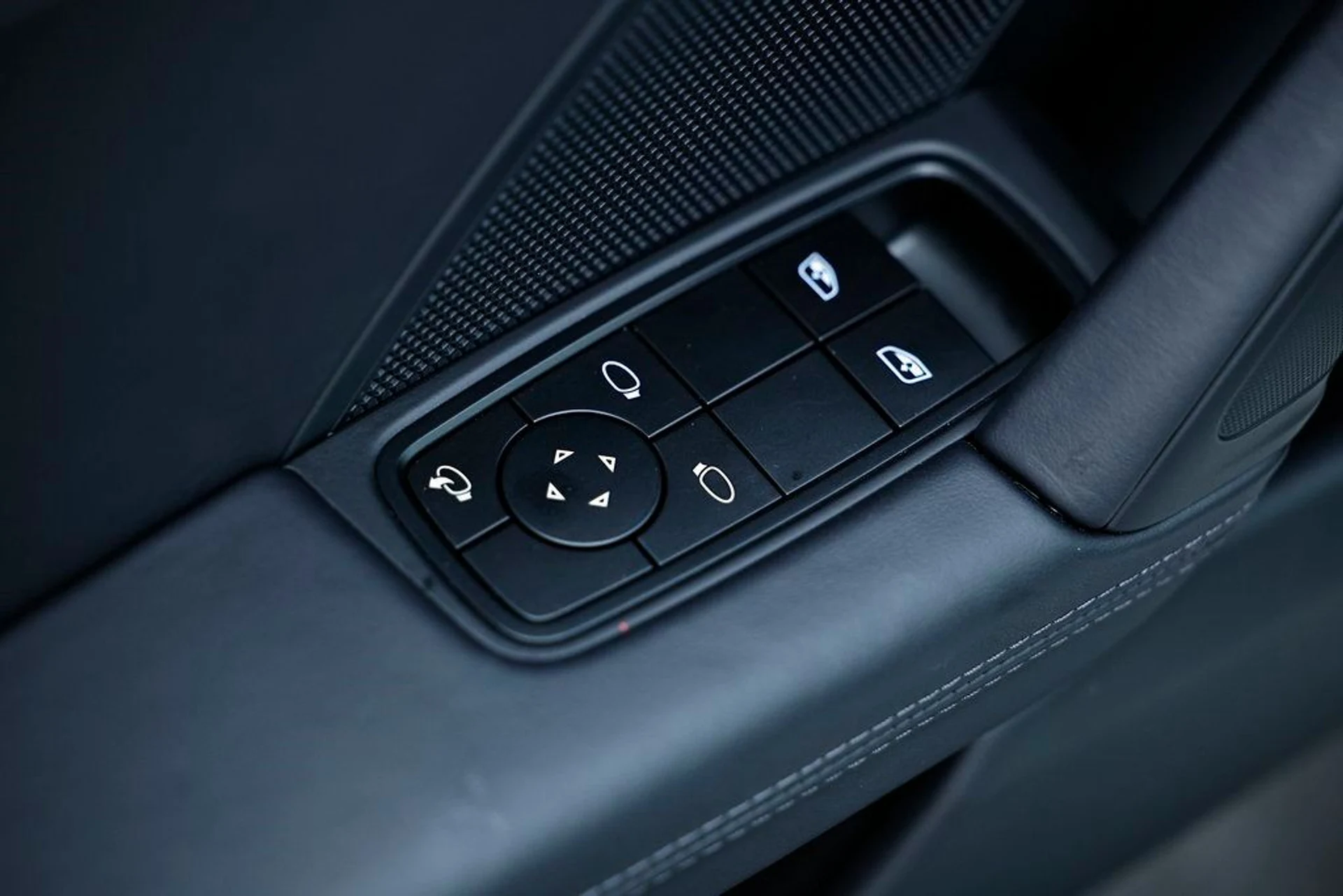 mph021_3781259446_28e6623279b5f225f987b0e90460f80f_090de24f99