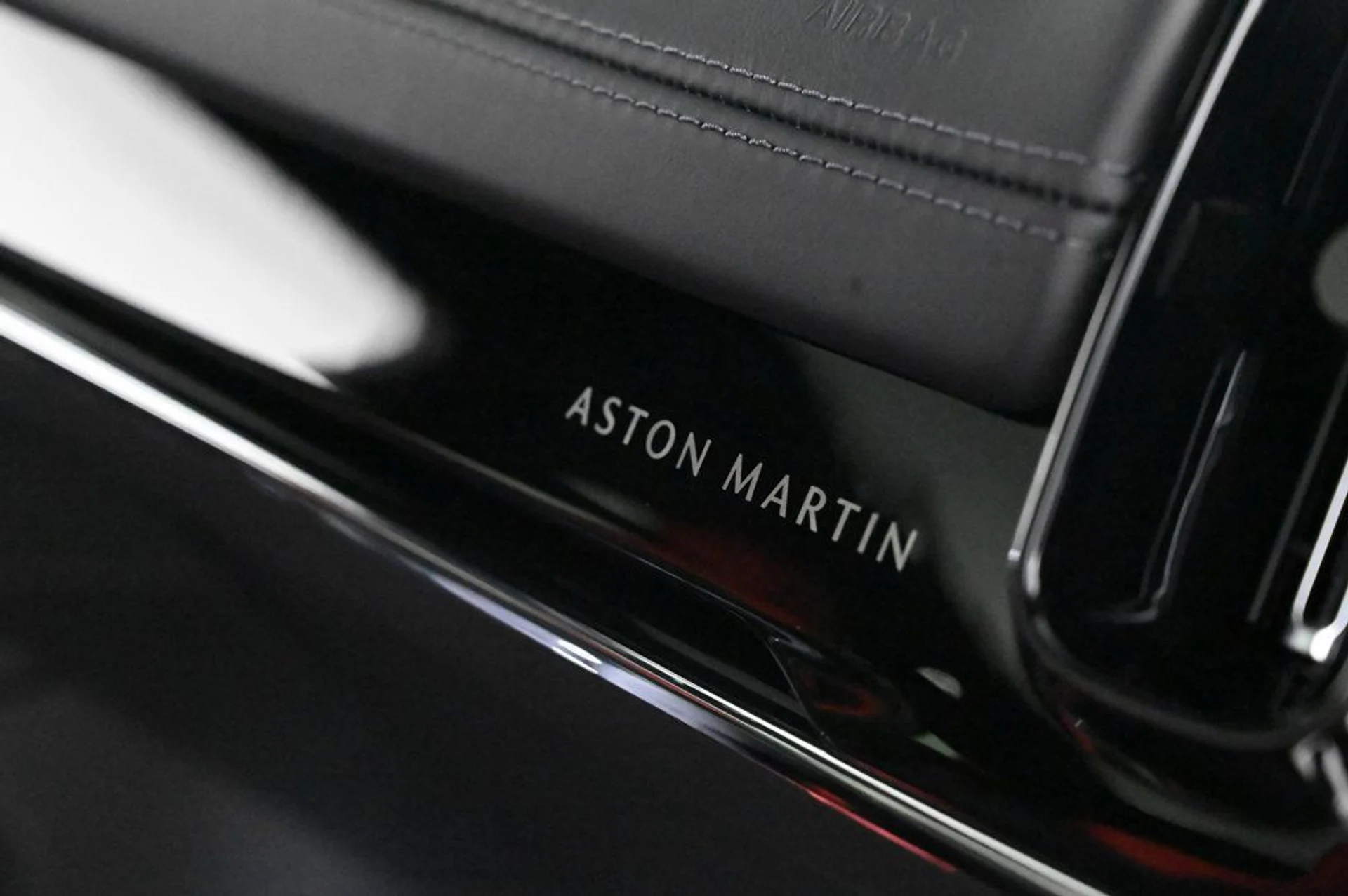 mph021_3790667901_new_2026_aston_martin_dbx_sawd_11350_22961670_22_1024_337ae4d069