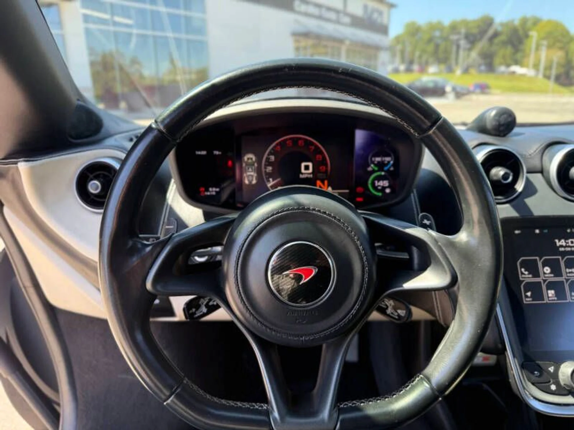 mph021_37995158_2016_mclaren_570s_base_2dr_coupe_53be0284c6