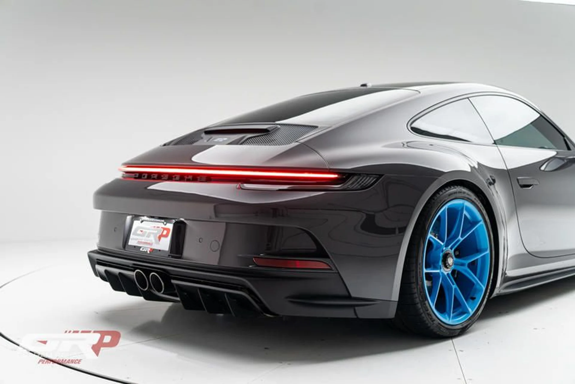 mph021_380224731_9187768_F_0420_4237_93_E8_F284_FF_45_BCDC_87c7c2dd8d