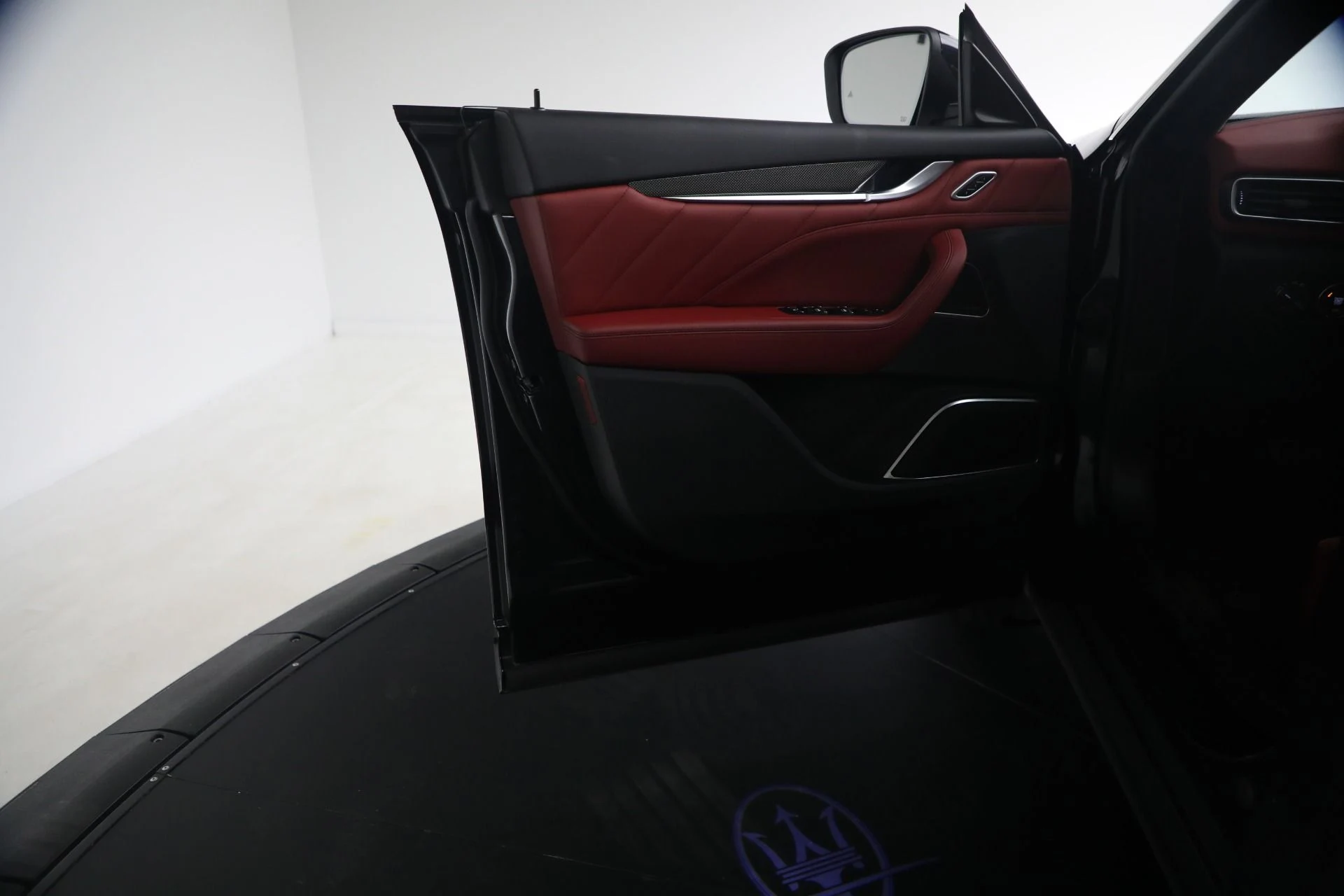 mph021_3802567273_Used_2023_Maserati_Levante_GT_1772121424_0fab9a253b