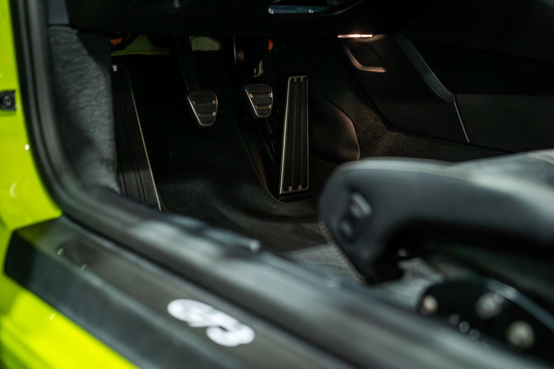 mph021_3803577448_Used_2018_Porsche_911_GT_3_Paint_to_Sample_Acid_Green_6_Speed_Manual_1769448842_0a4060e83f