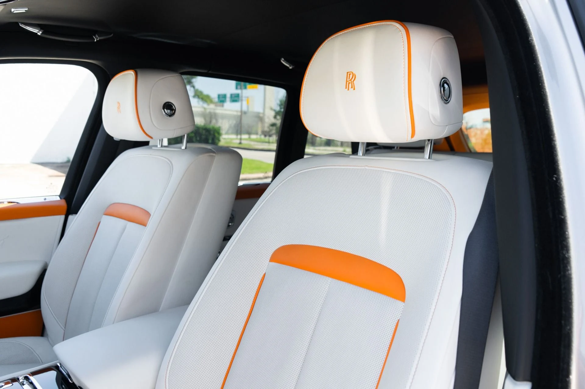 mph021_380755256_Used_2022_Rolls_Royce_Cullinan_1773433397_ef1e0ef03f