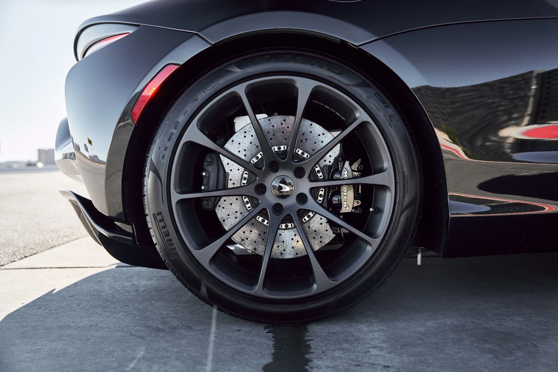 mph021_3808317140_Used_2025_Mc_Laren_Artura_1768013065_7fb38e13ec