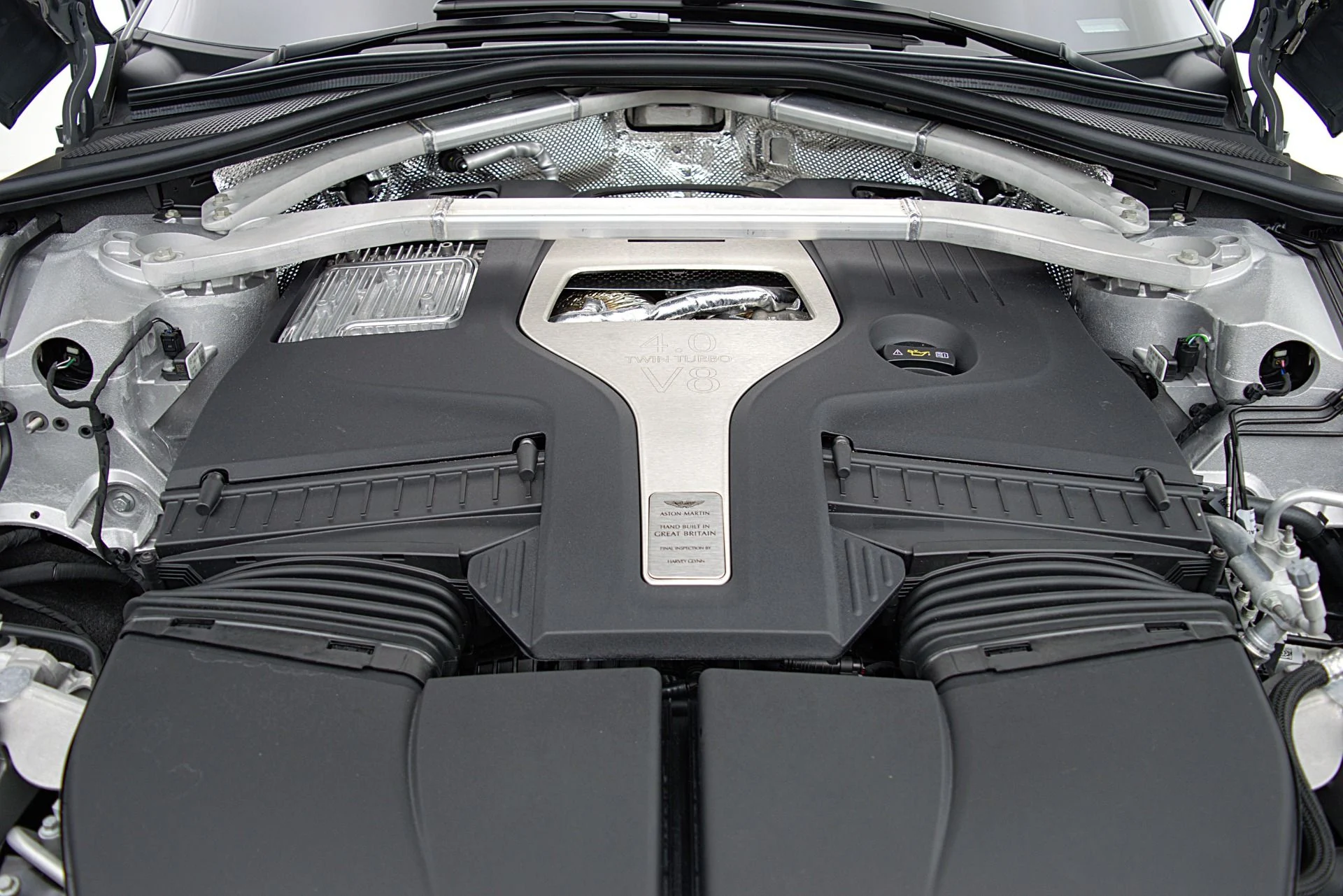 mph021_3825427312_Used_2023_Aston_Martin_DBX_707_a014dc9fb4