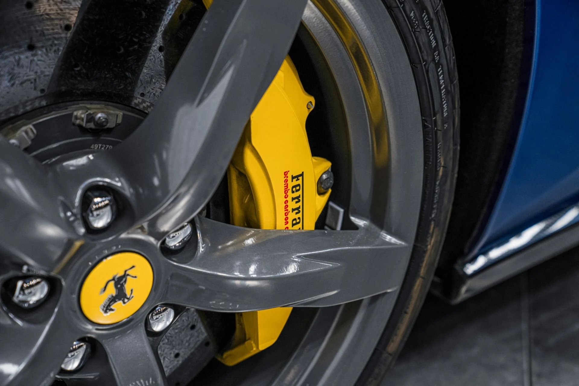 mph021_38276999_Used_2019_Ferrari_GTC_4_Lusso_V12_1762198227_6cea6e5c27