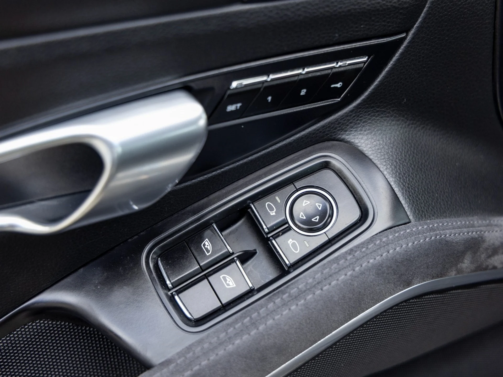 mph021_3831506219_22_8d17b7879b