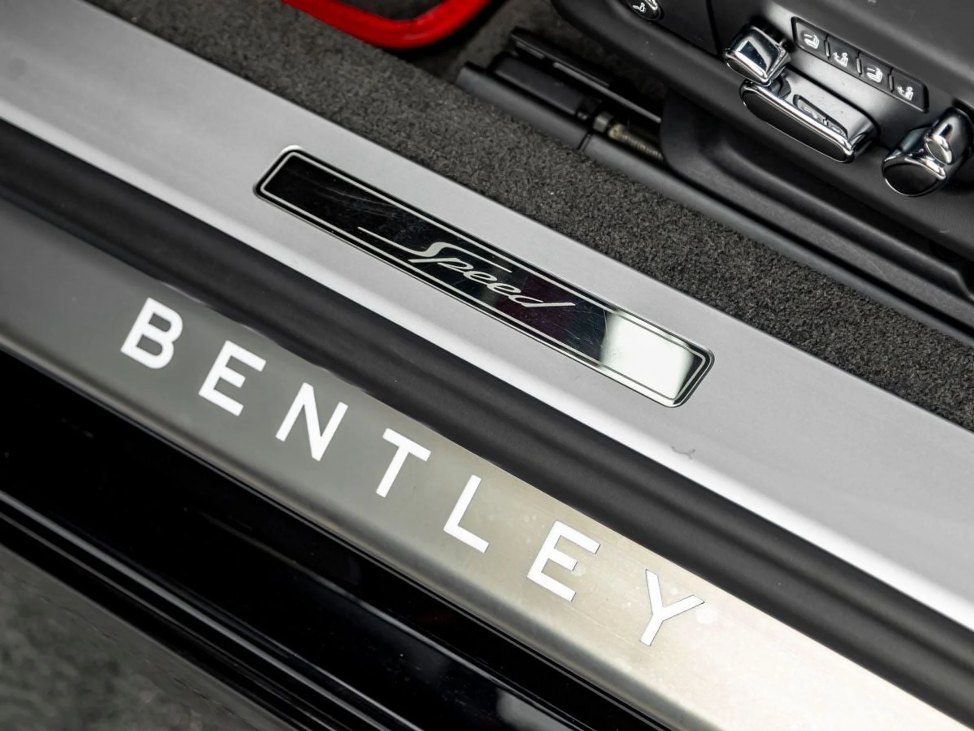 mph021_3834101485_22_051287f380