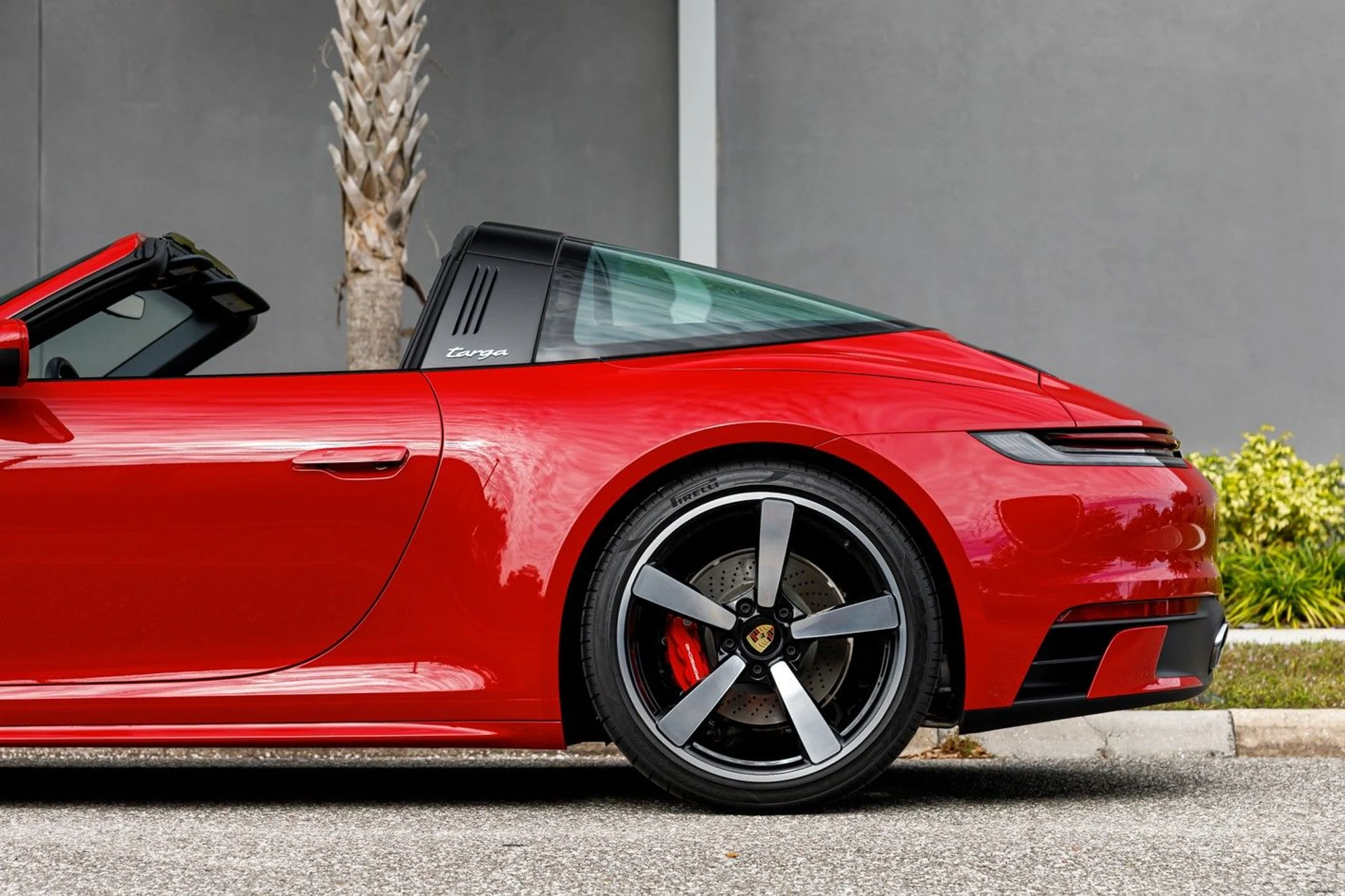 mph021_3843813037_644_p24_l_282a641220