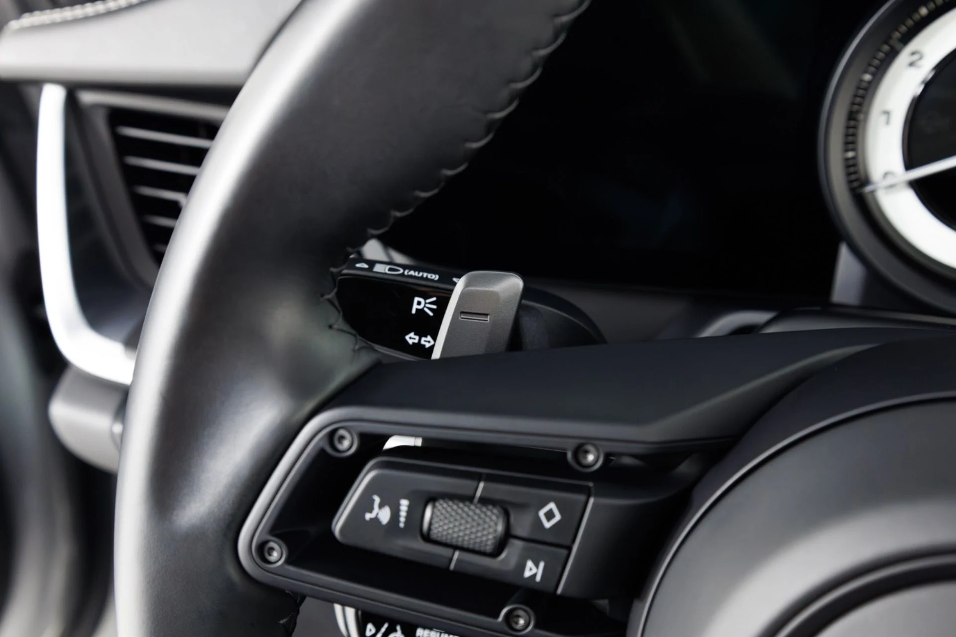 mph021_3844829872_Used_2022_Porsche_911_Targa_4_S_1772835259_52847c0e26