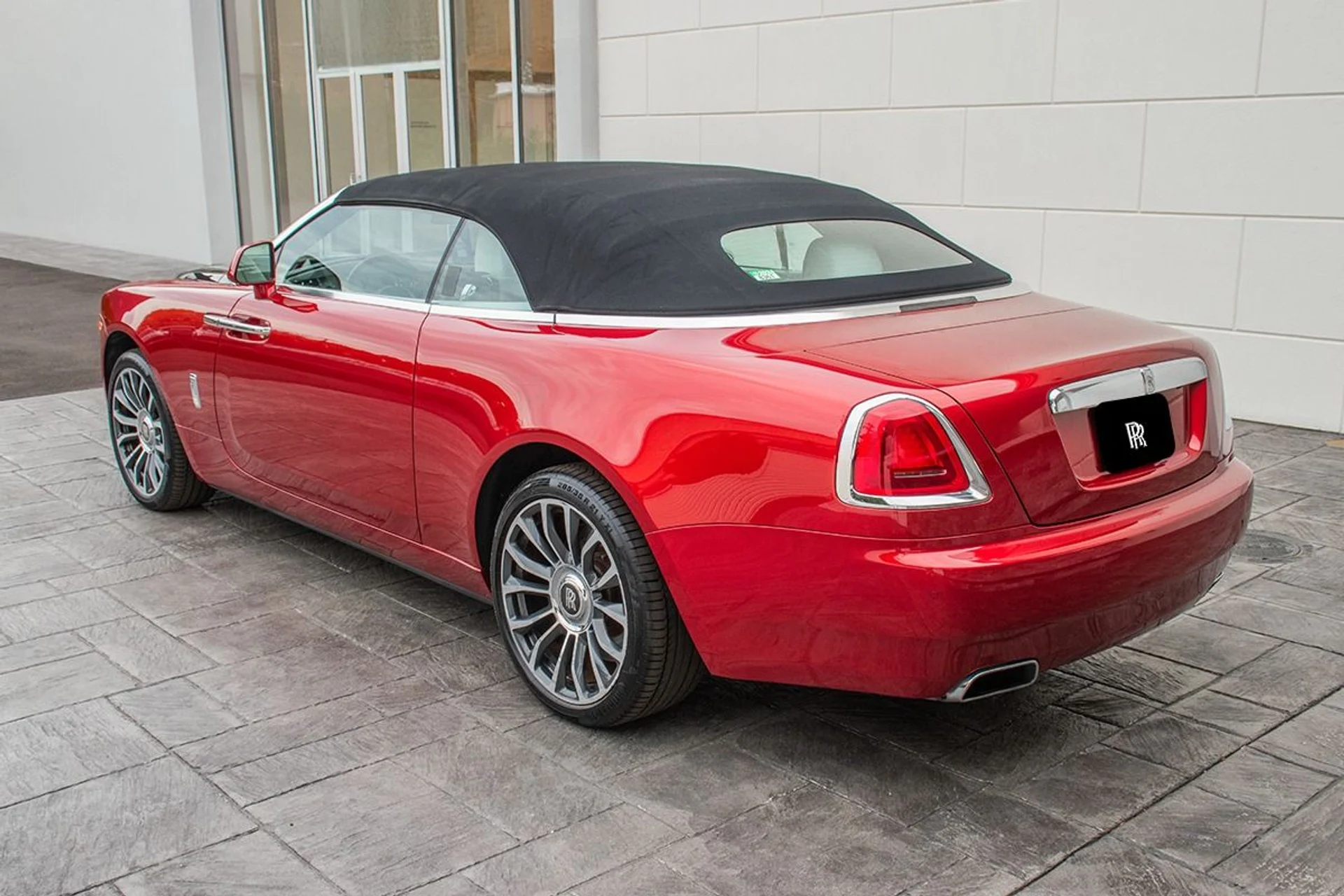 mph021_3845961558_Used_2018_Rolls_Royce_Dawn_1730954781_a6462b03ad