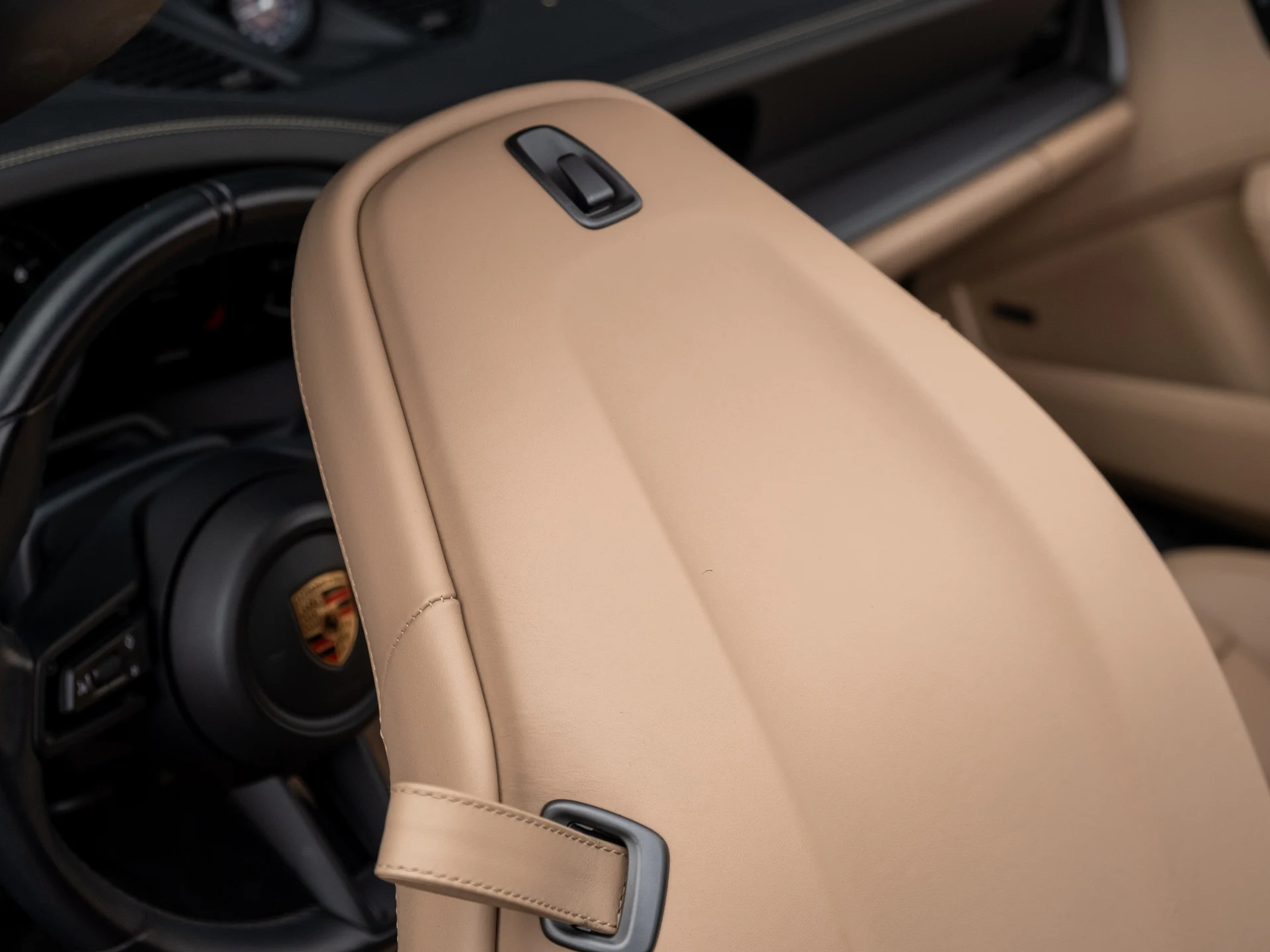 mph021_385531716_22_8d199a9687