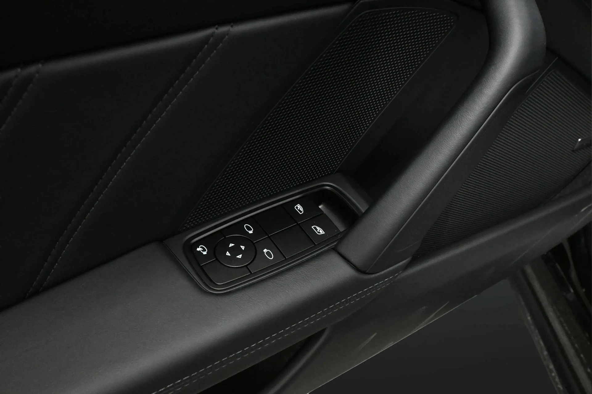 mph021_3859302950_3354a548_5c0c_4c49_ad15_fbc830f1d614_7c56743850