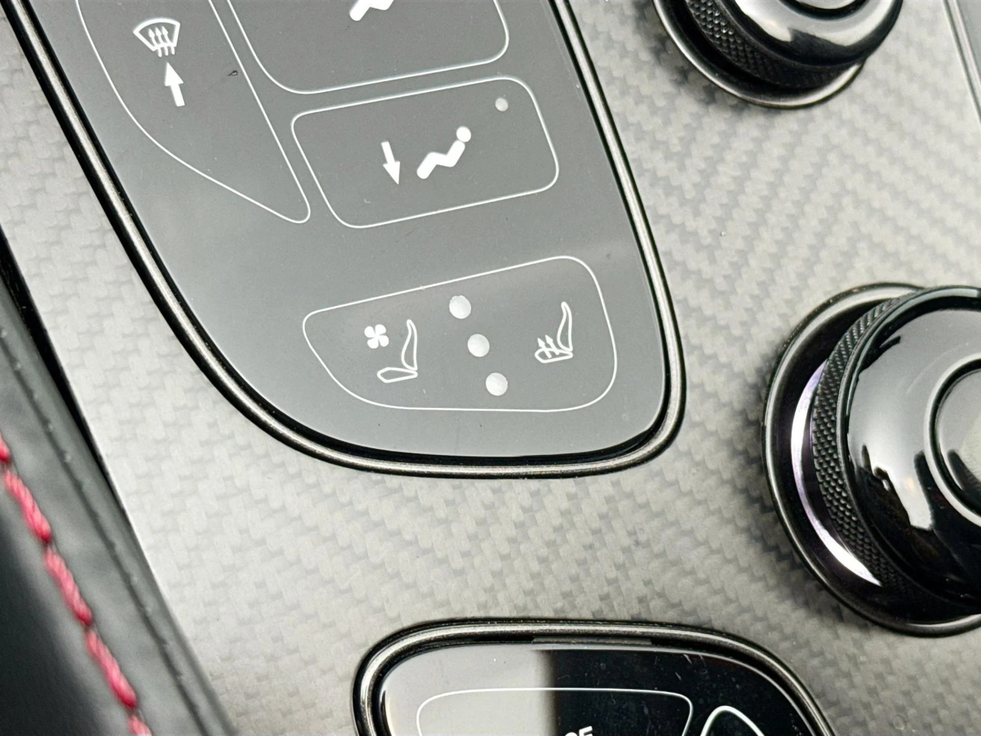 mph021_3863777425_Used_2015_Aston_Martin_Vanquish_Volante_1782334091_fd91782980