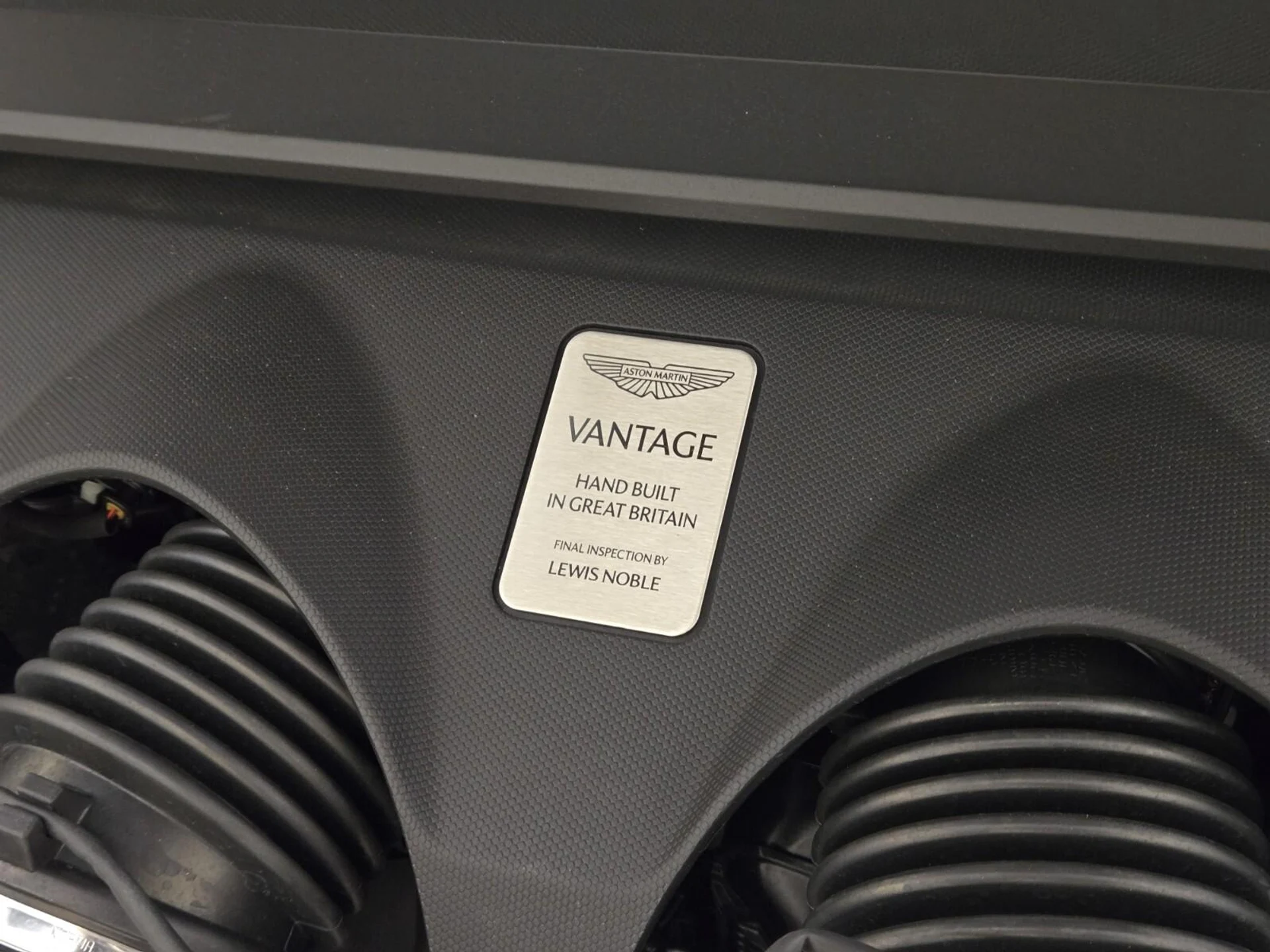 mph021_3863943472_New_2026_Aston_Martin_Vantage_1761803391_bceffb73a1