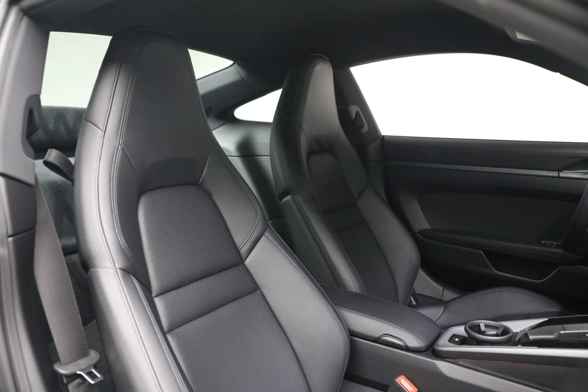 mph021_3867012788_Used_2025_Porsche_911_Carrera_1776712574_a01f97ff27