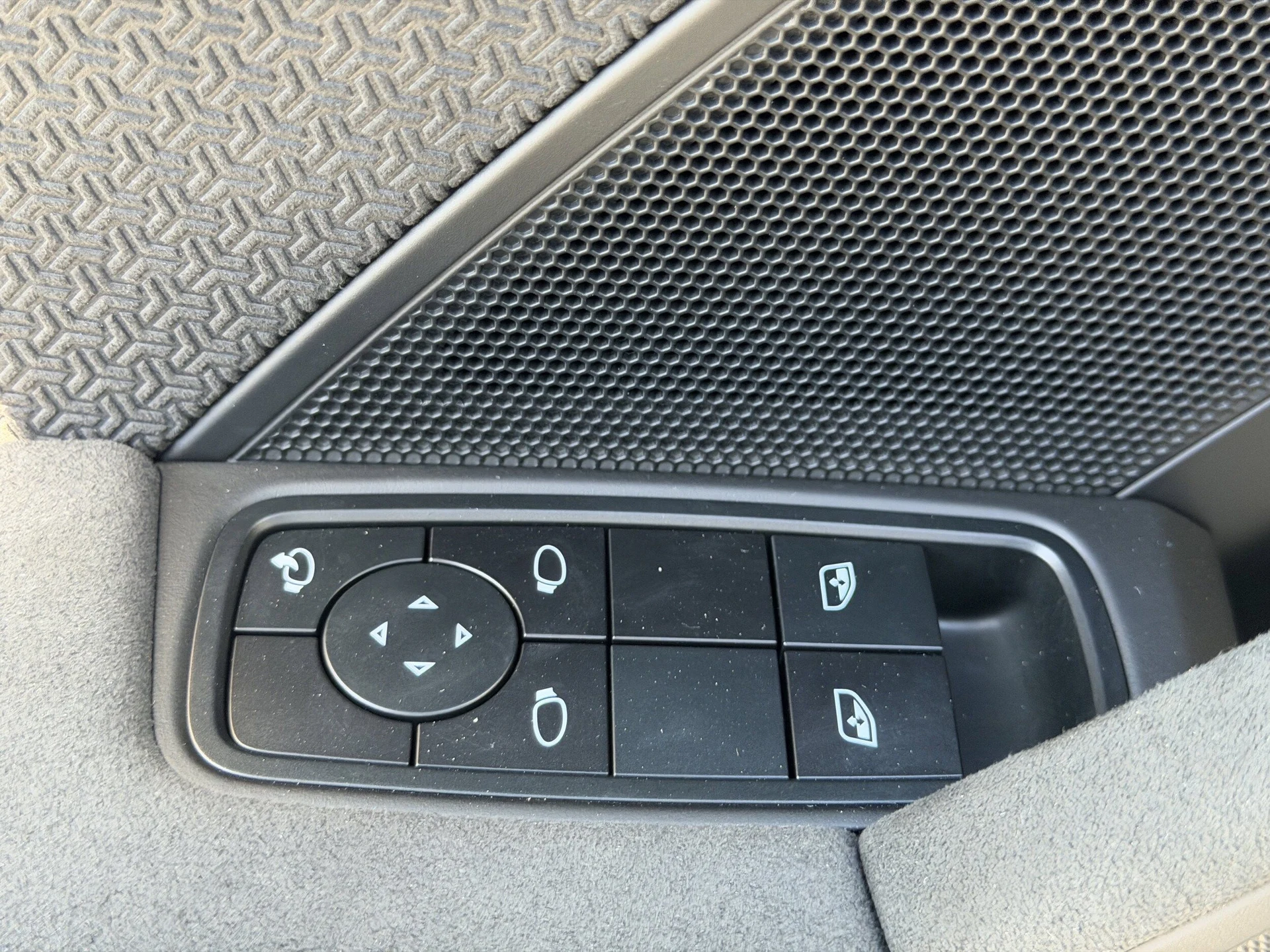 mph021_3874781489_70d1e65af18fd27e608d423d35799cabx_5286a618cc