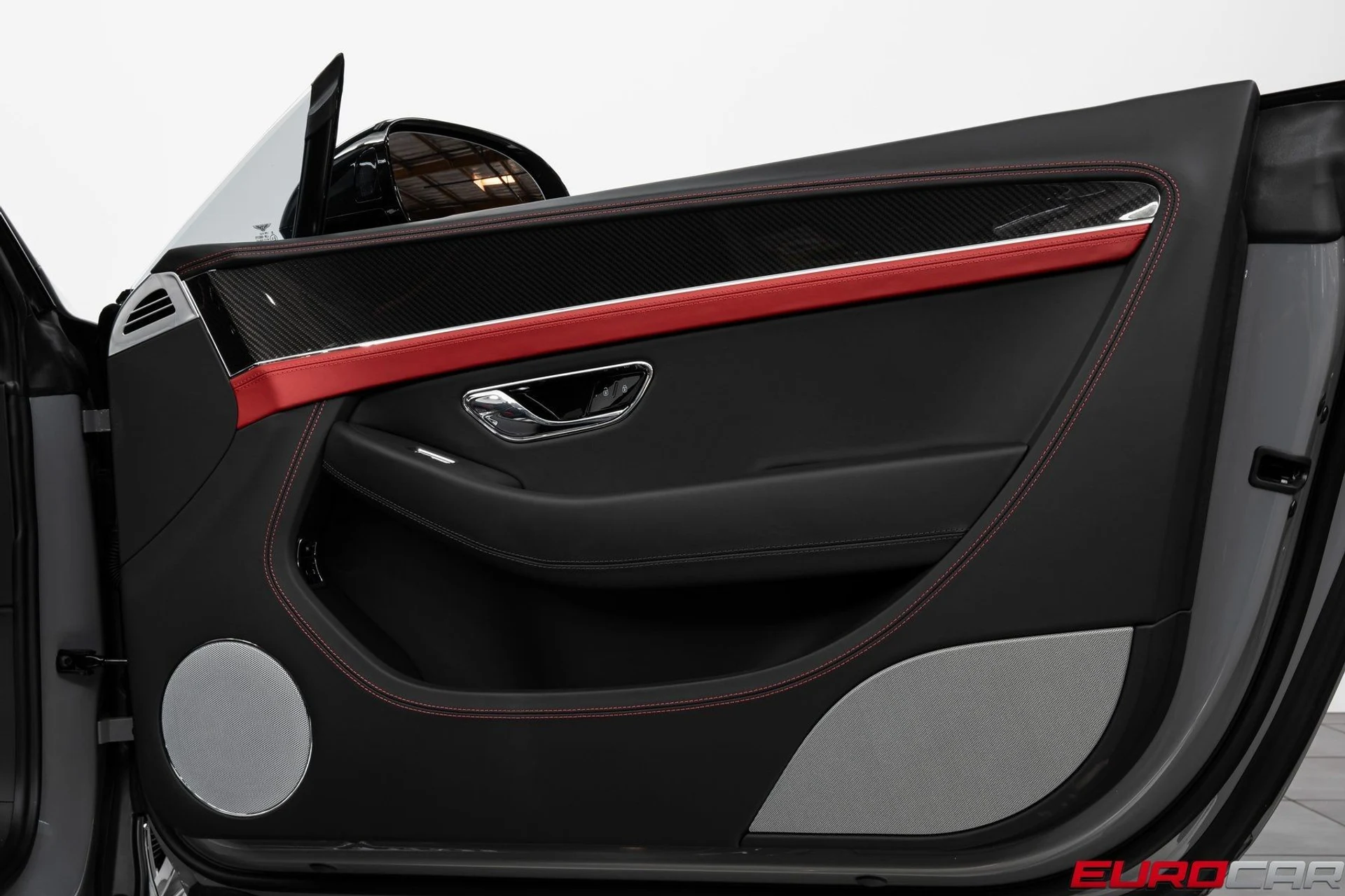 mph021_3876845316_image_22_4e9fb8cf3c